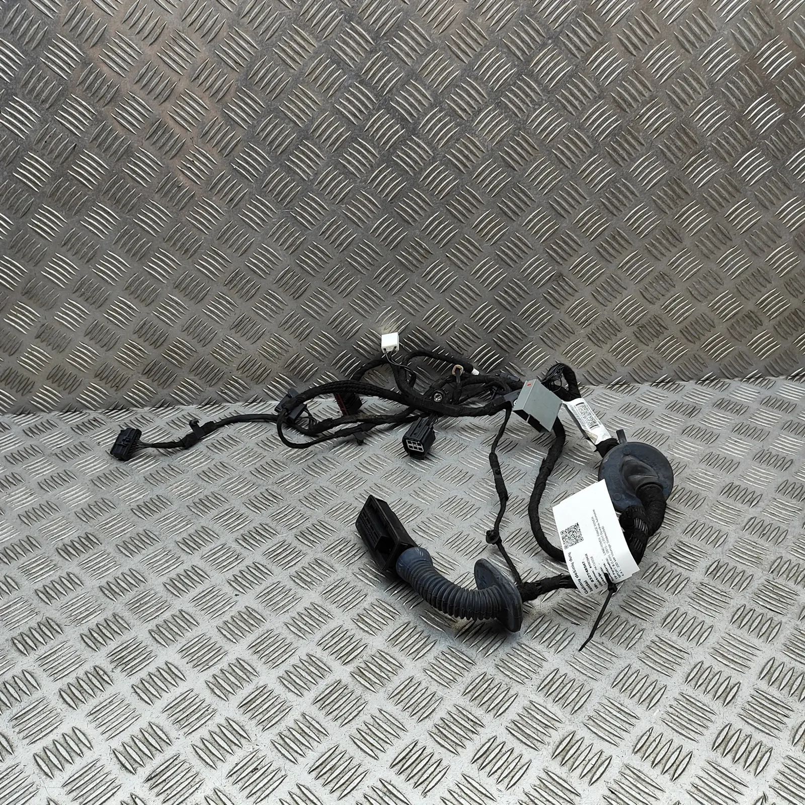Land Rover Range Rover Sport (L494) Door wiring — rear right Door wiring — rear right — LAND ROVER RANGE ROV...