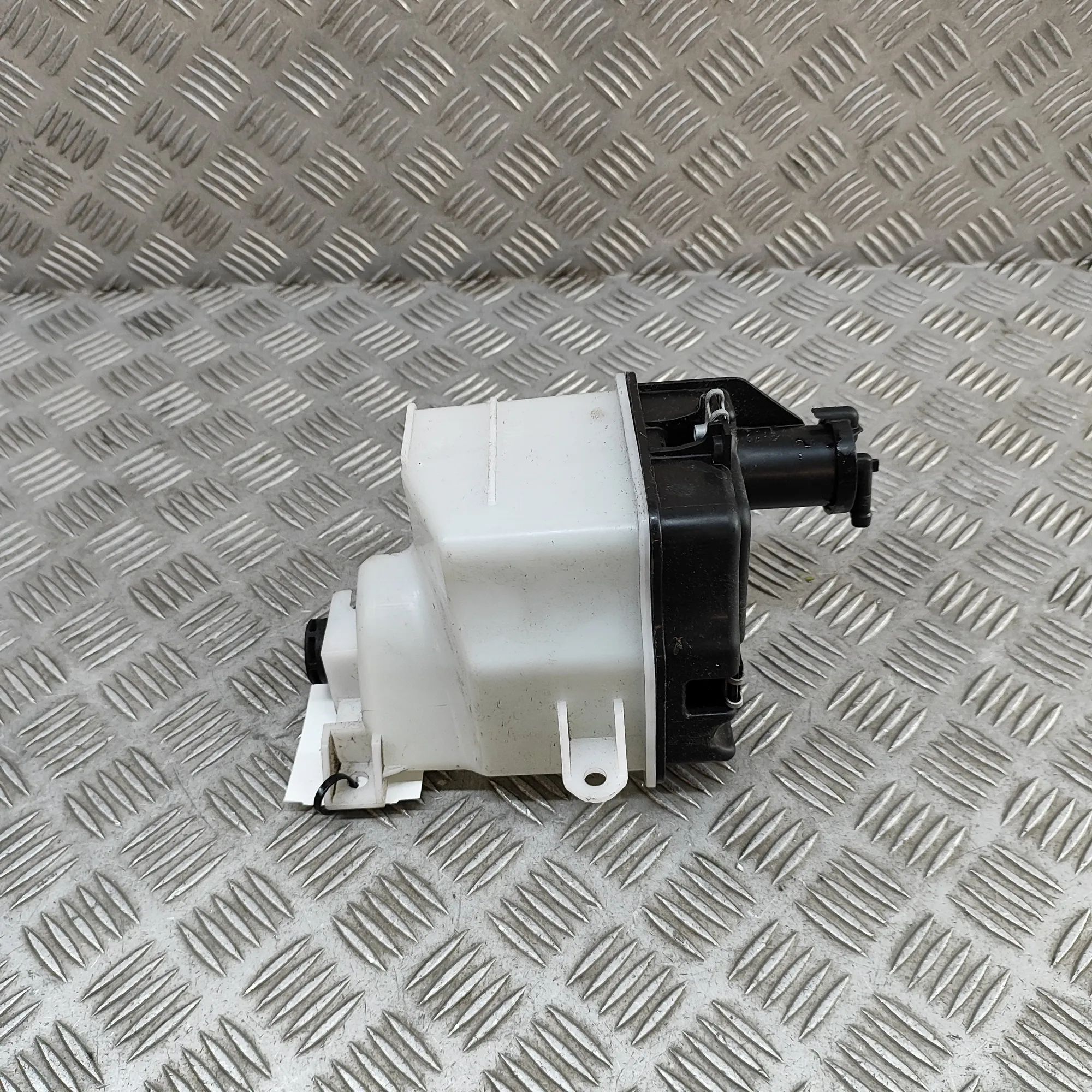 Mazda 3 (BP) Expansion Tank Expansion tank — MAZDA CX-3 (0 DM) (2019-PRESEN...