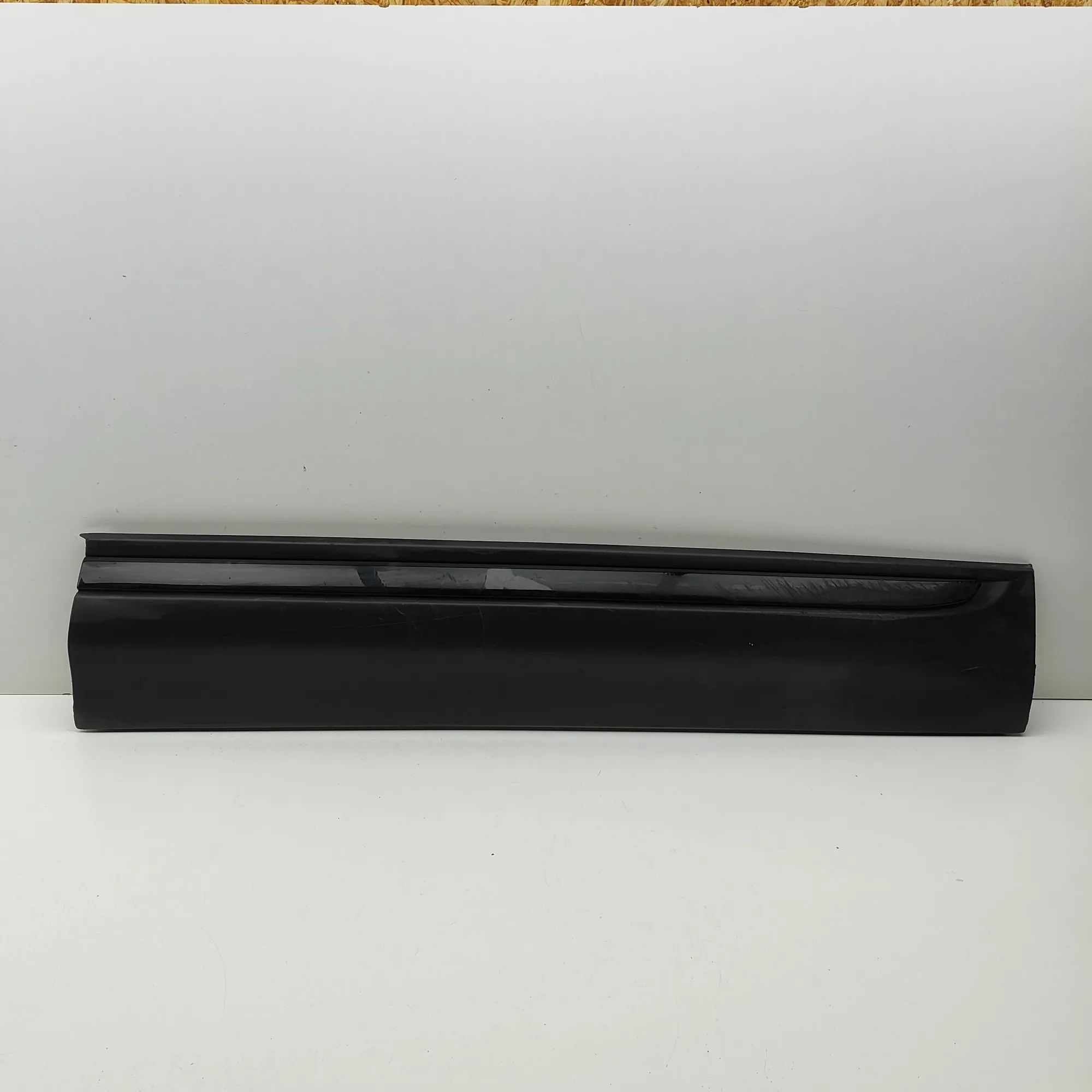Land Rover Range Rover Evoque Front Right Door Lower Molding Front Right Door Lower Molding — LAND ROVER RAN...