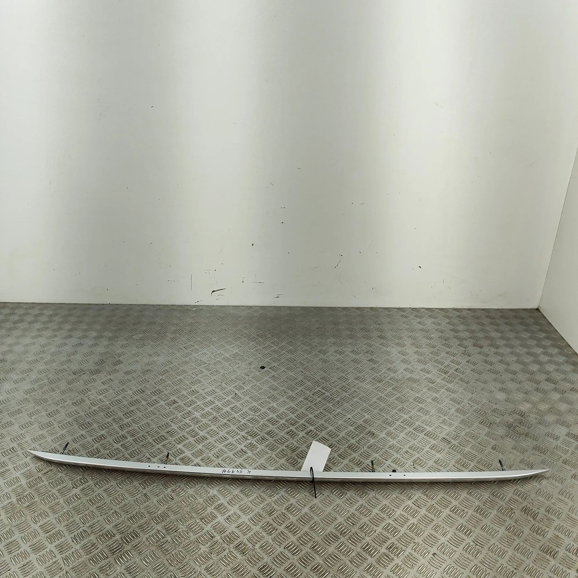 Audi Q5 (8R) Left Side Roof Rail Left Side Roof Rail — AUDI Q5 (FY) (2016-...) —...