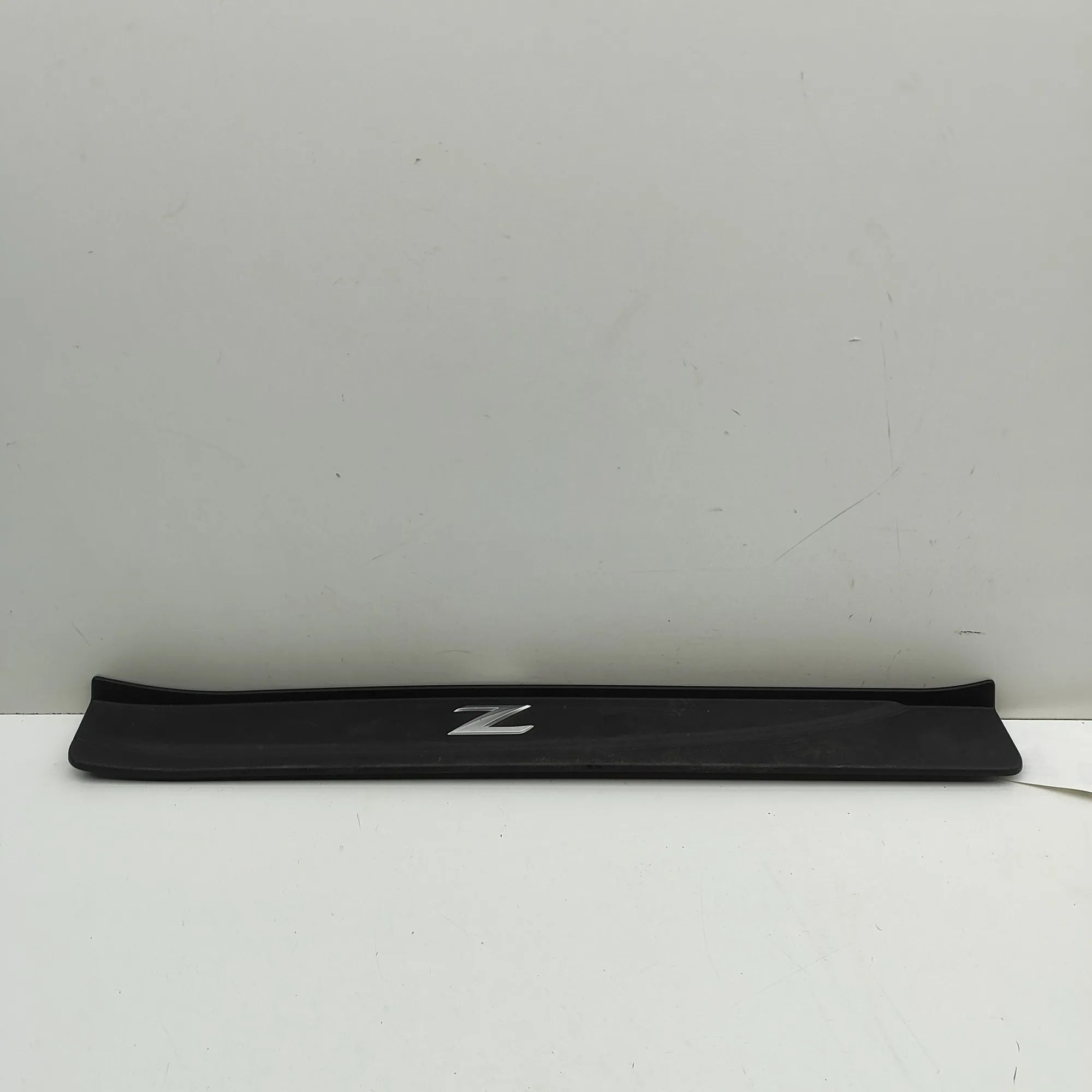 Nissan 370Z Sill trim — front right Sill trim — front right — NISSAN 370 (Z Coupe Z...
