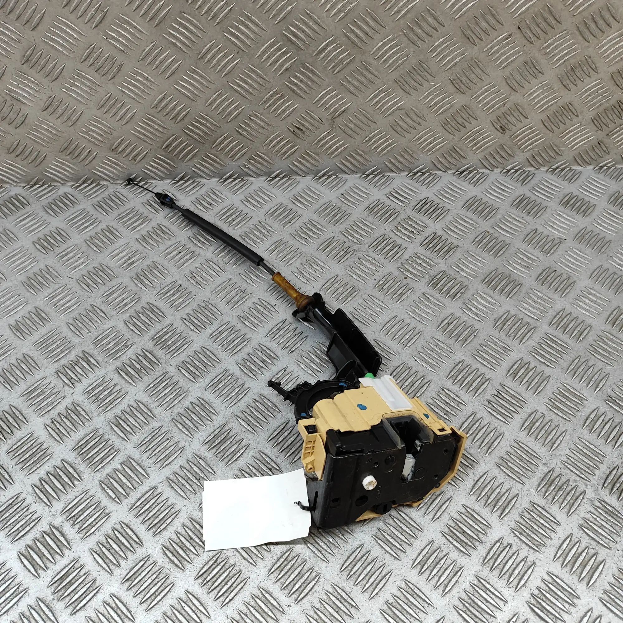 Alfa-Romeo Stelvio Door lock — rear right Door lock — rear right — ALFA ROMEO STELVIO (94...