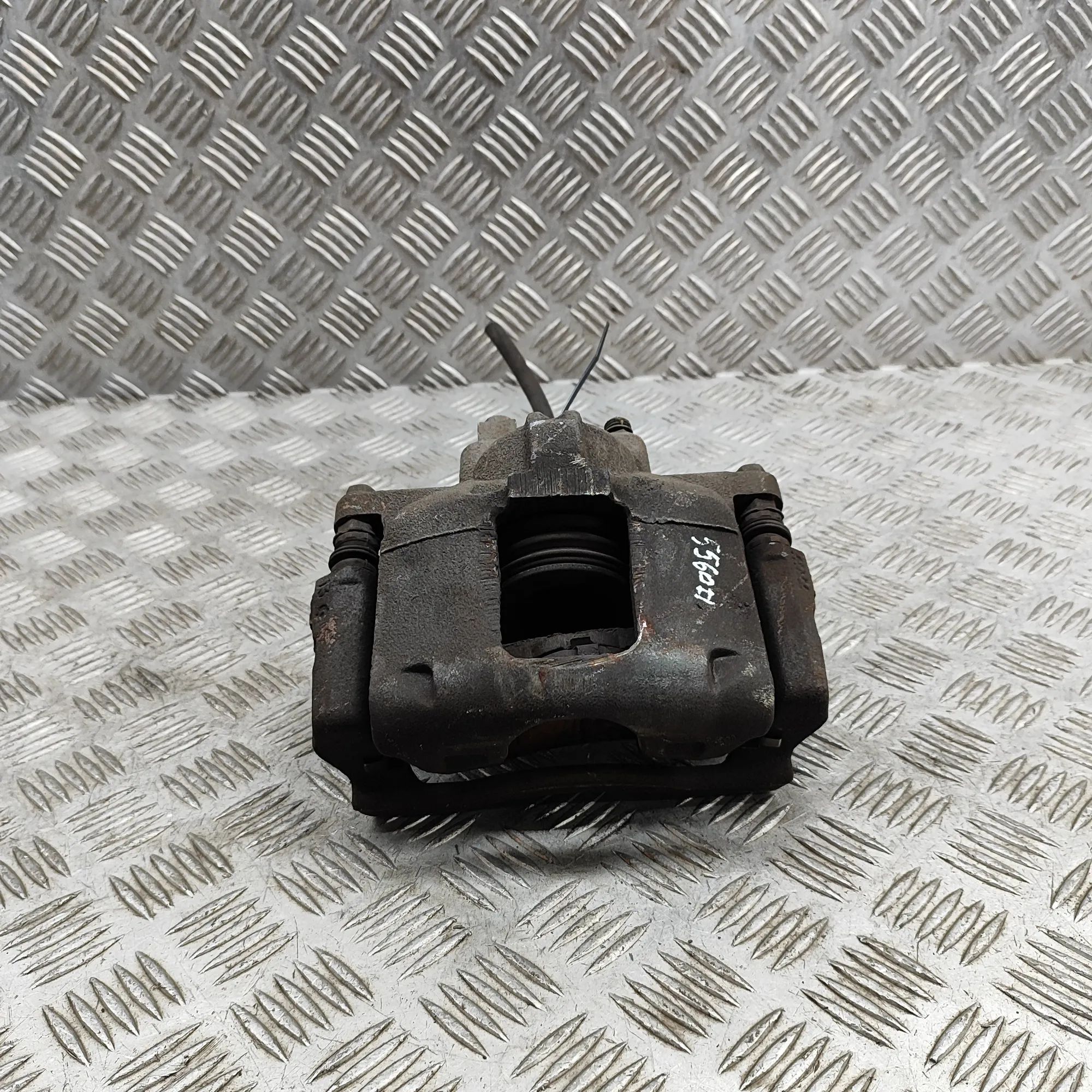 Chrysler Grand Voyager / Town & Country Brake caliper — front left Brake caliper — front left — CHRYSLER GRAND (VO...