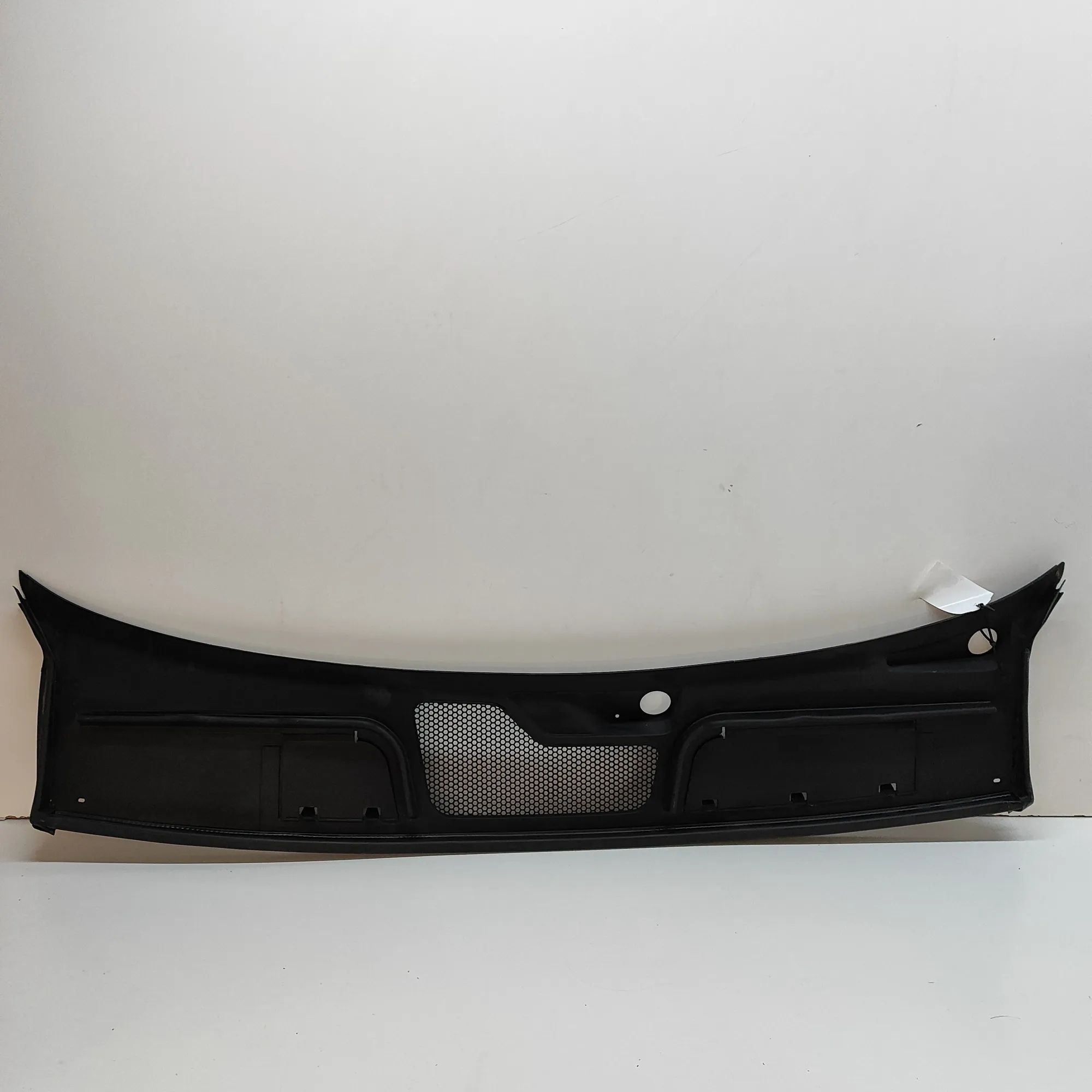 Audi Q5 (FY) Front Wiper Cowl Trim Front Wiper Cowl Trim — AUDI Q5 (FY) (2016-...)...