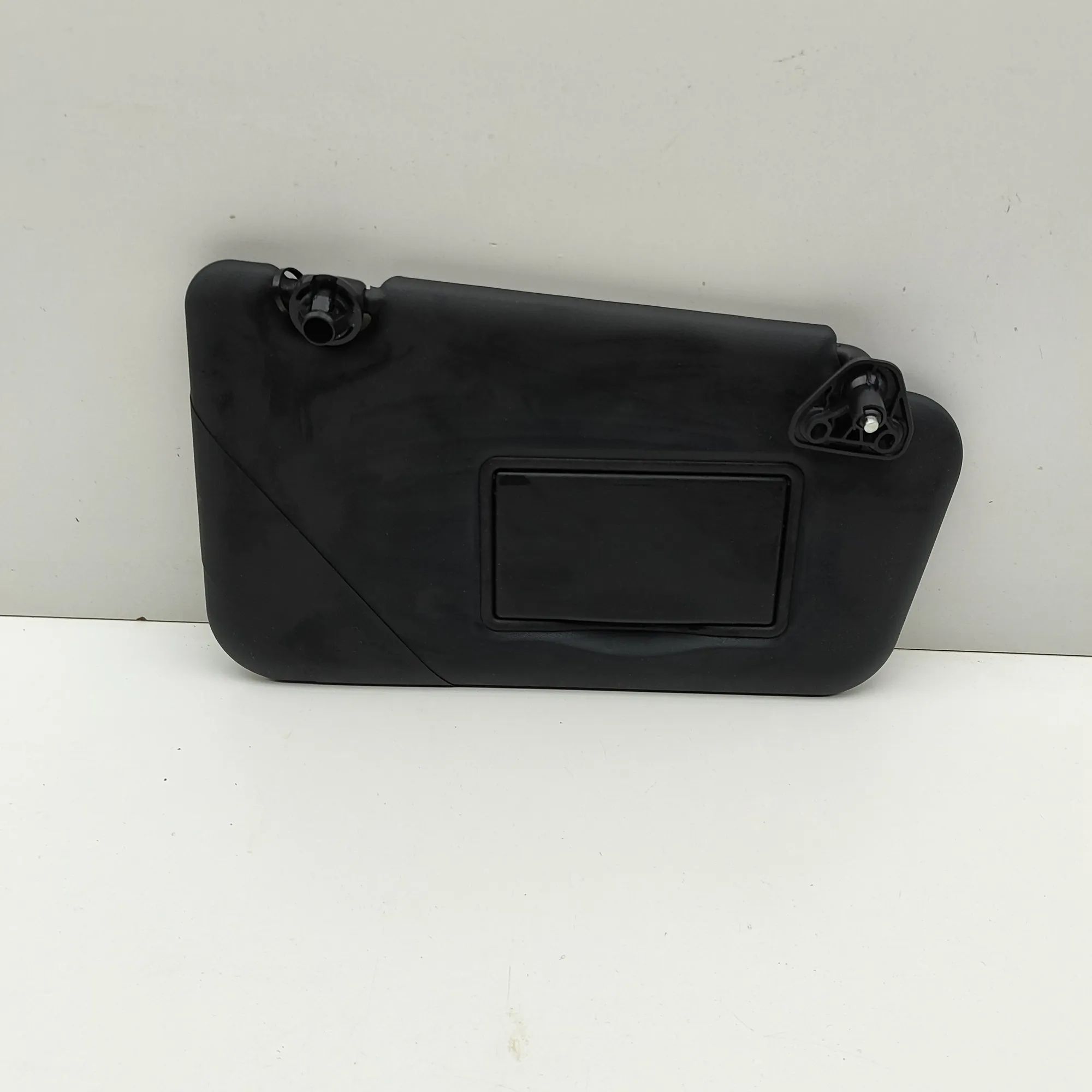 Nissan Juke Sun visor — right Sun visor — right — NISSAN JUKE (F16) (2019-......