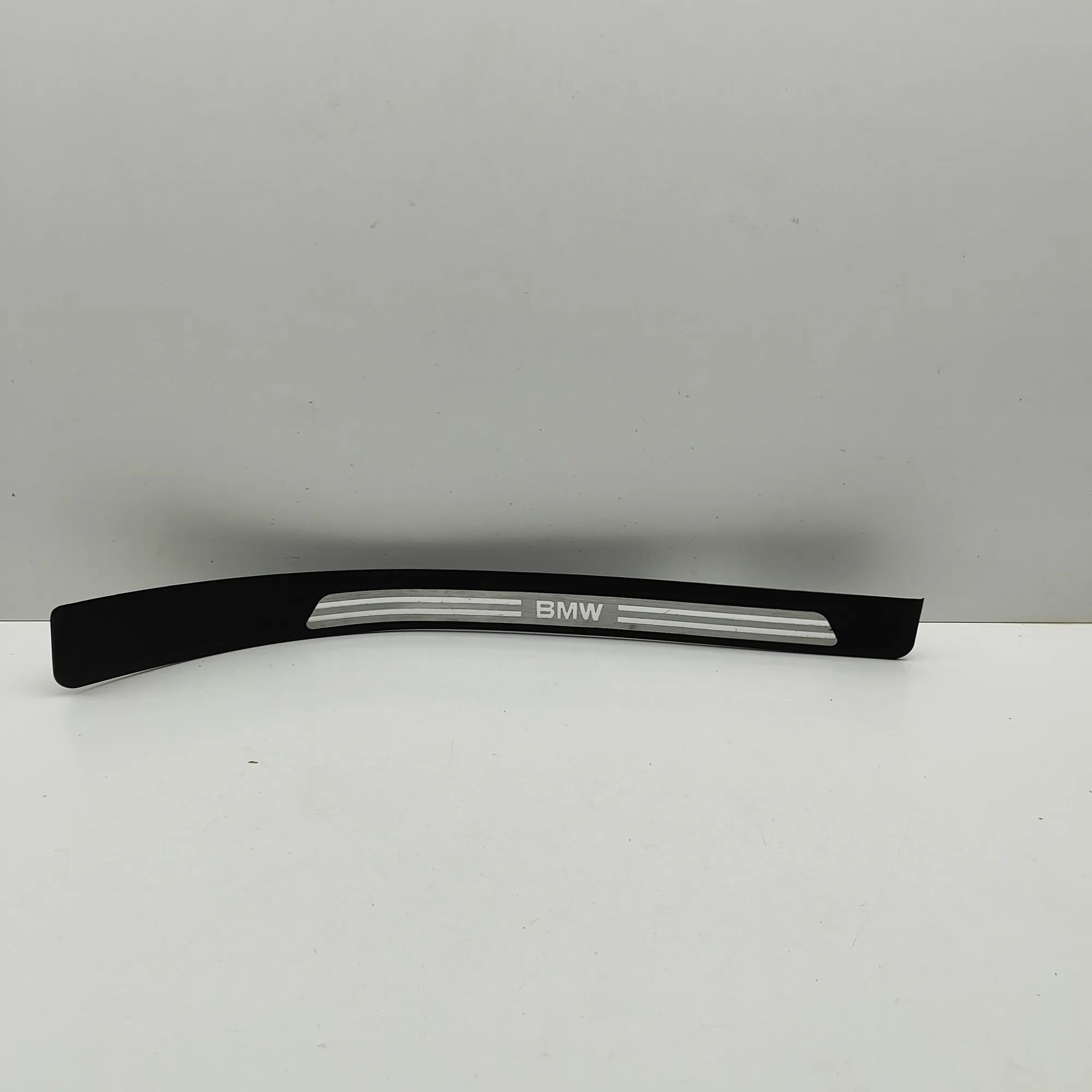 BMW 7 (E38) Interior sill trim — rear right Interior sill trim — rear right — BMW 7 (E38) (...