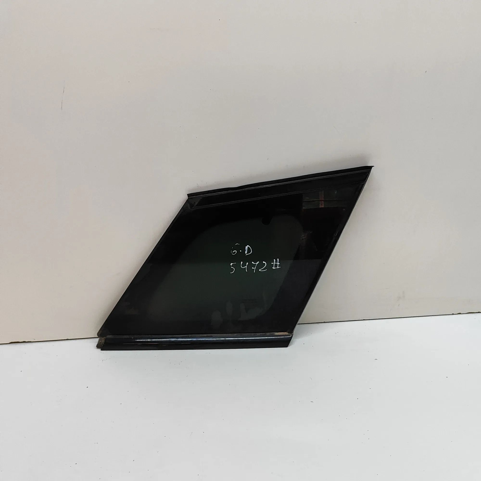 Land Rover Range Rover Evoque Rear Right Quarter Window Rear Right Quarter Window — LAND ROVER RANGE RO...