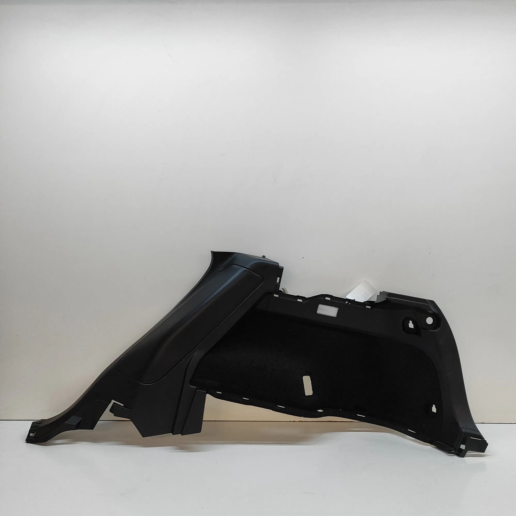 Lexus NX Right Side Trunk Trim Right Side Trunk Trim — LEXUS NX (_Z1_) (2014-....