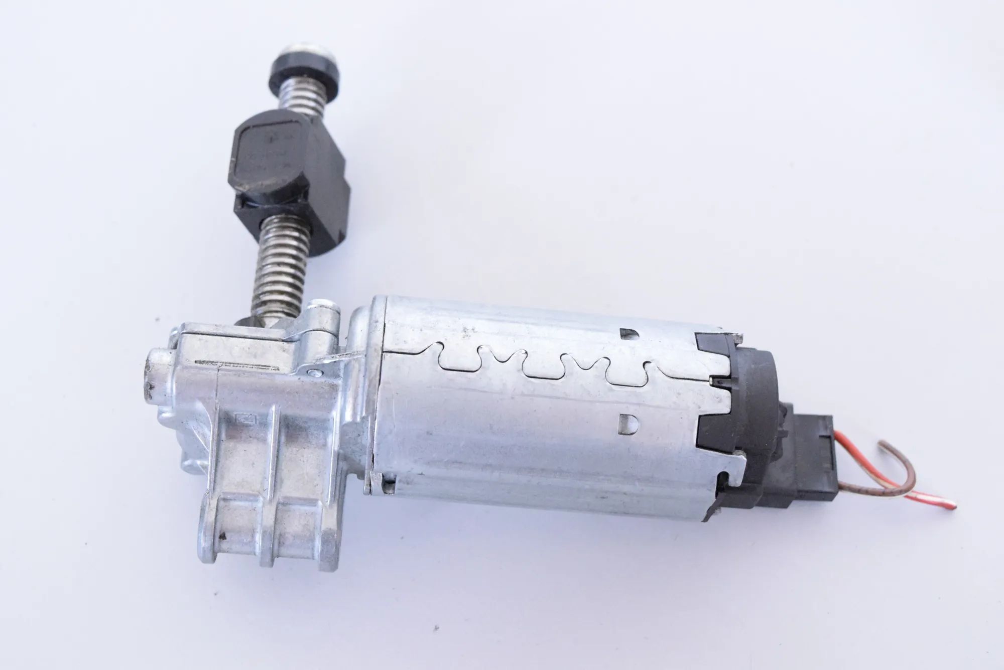 Audi Q3 (8U) Seat adjustment motor — front right Seat adjustment motor — front right — AUDI Q3 (...