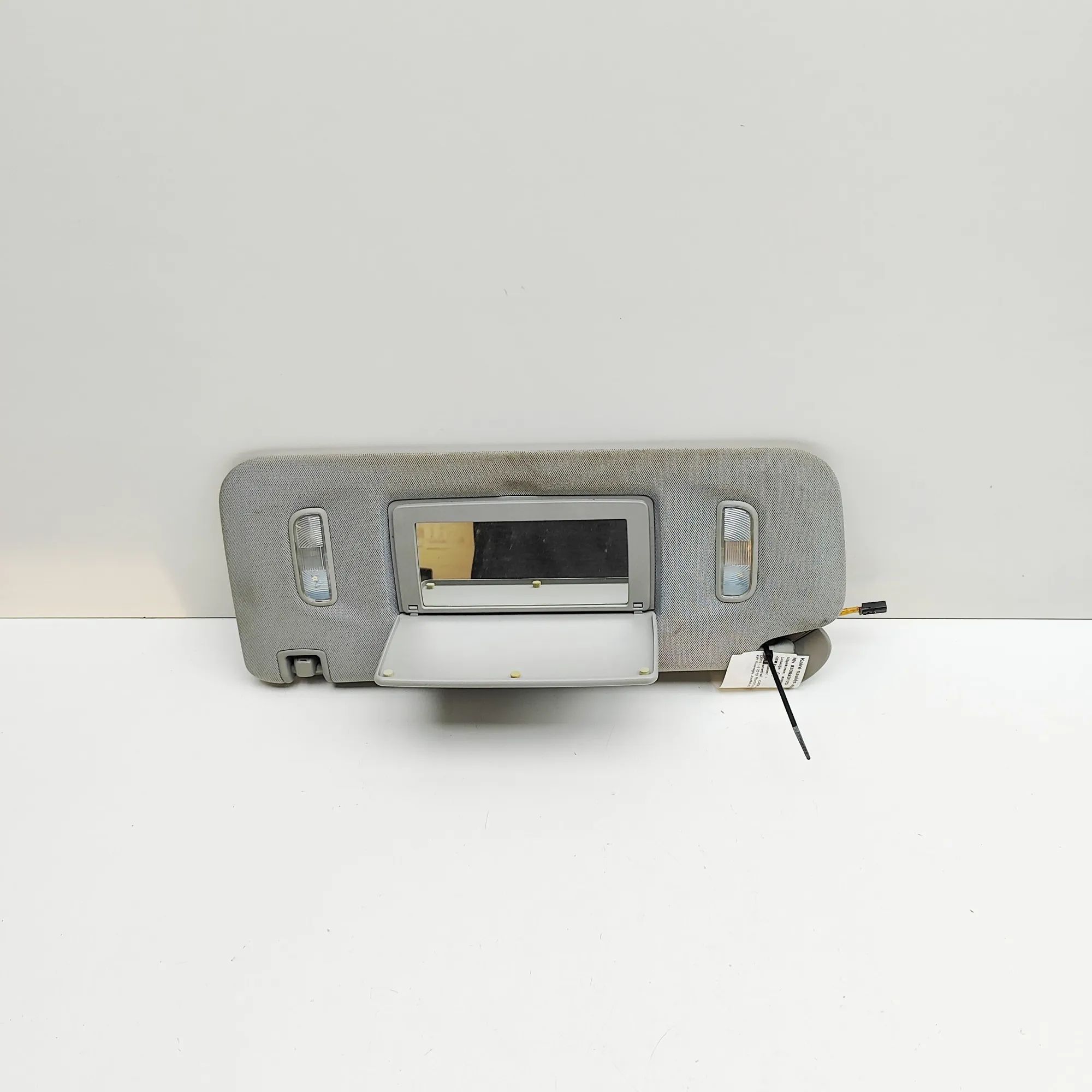Cadillac Escalade Left Side Sun Visor Left Side Sun Visor — CADILLAC ESCALADE (2014-....