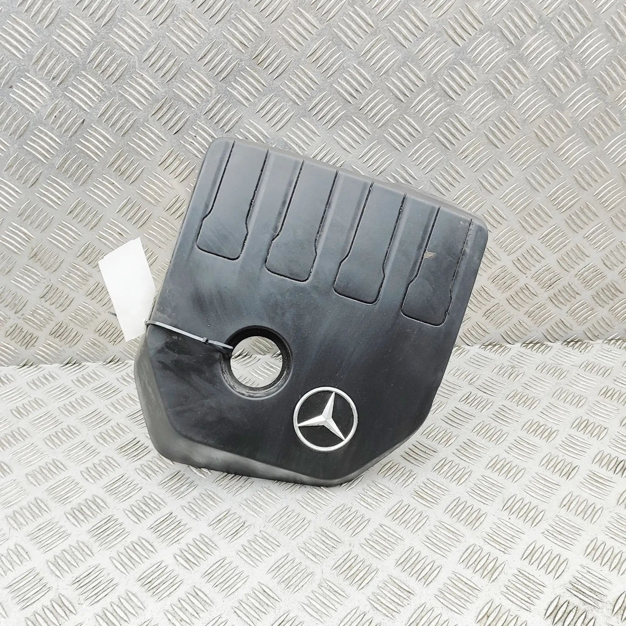 Mercedes-Benz GLA (X156) Крышка двигателя (пластик) Engine cover — MERCEDES BENZ GLA (H247) (2020-....
