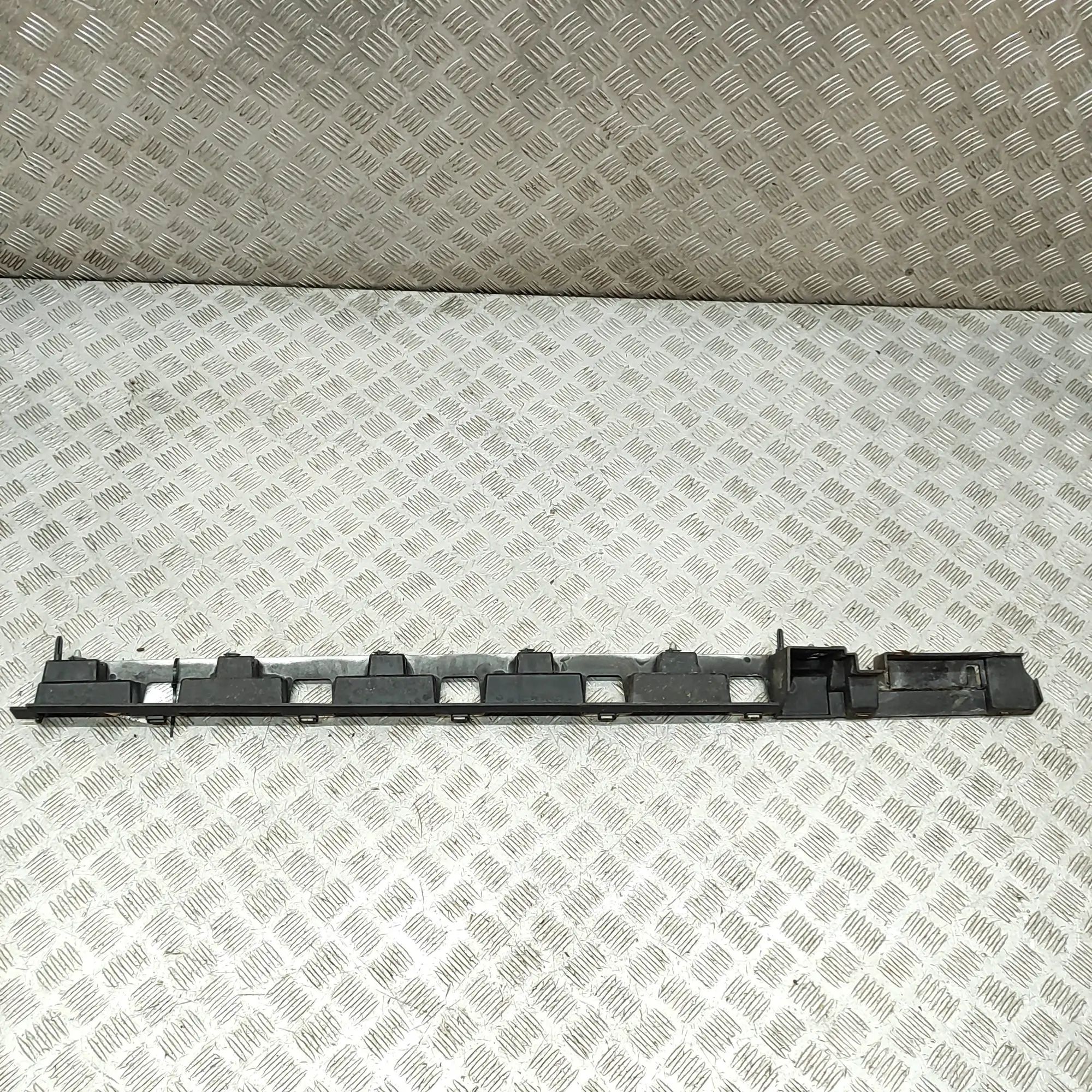 Jaguar XE Side skirt bracket Side skirt bracket — JAGUAR XE (X760) (2015-......