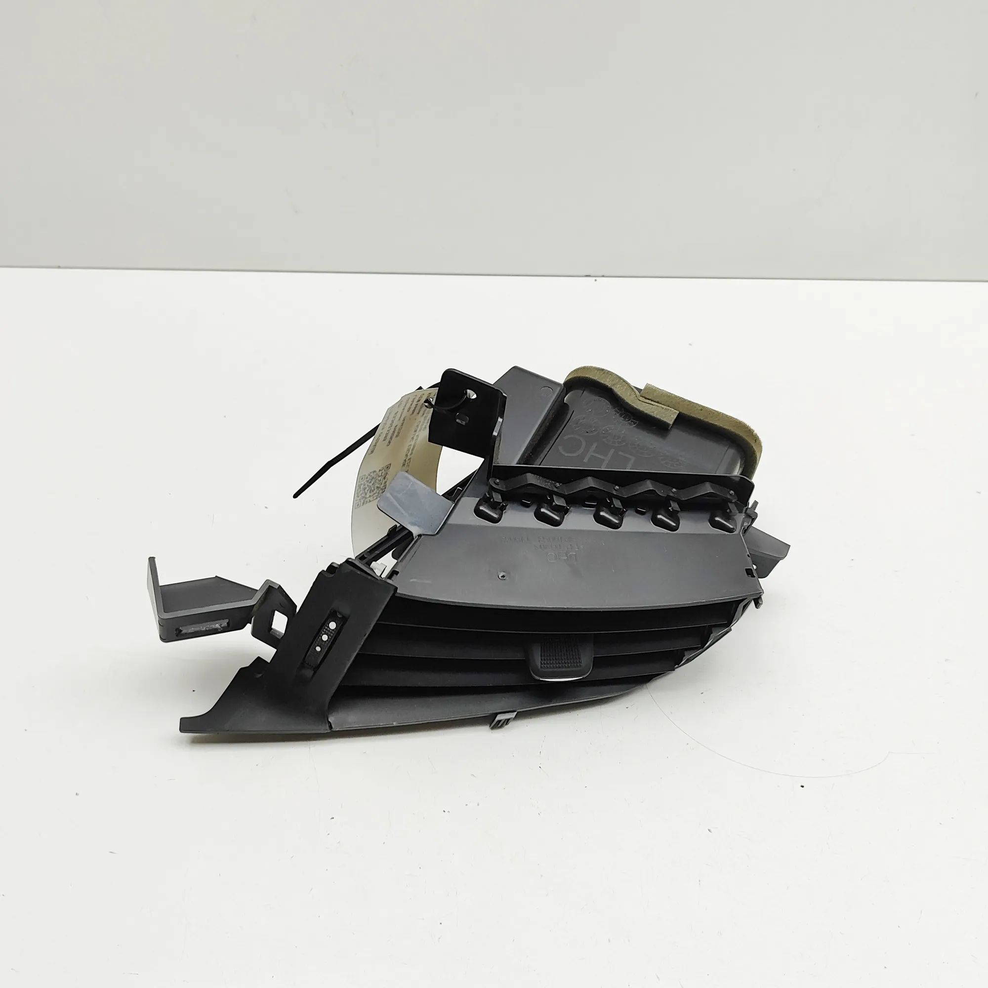 Cadillac Escalade Dashboard Air Vents Dashboard Air Vents — CADILLAC ESCALADE (2014-....
