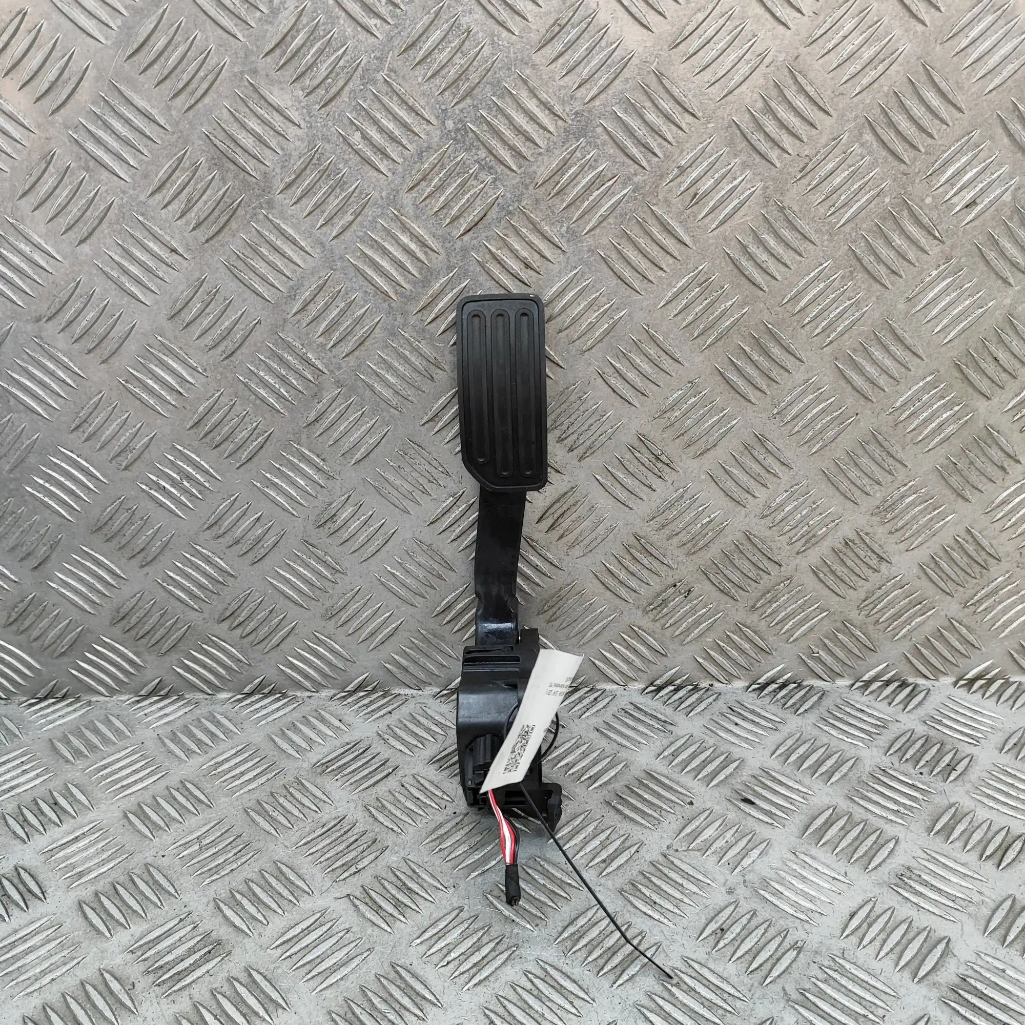 Nissan Leaf Throttle Pedal Throttle Pedal — NISSAN LEAF (ZE1) (2017-...) —...