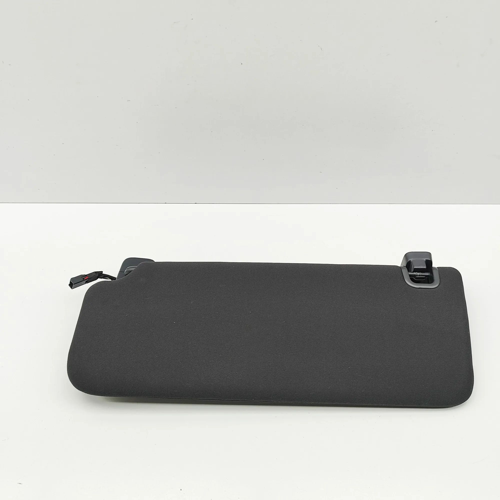 Land Rover Discovery Sun visor — right Sun visor — right — LAND ROVER DISCOVERY (V L46...