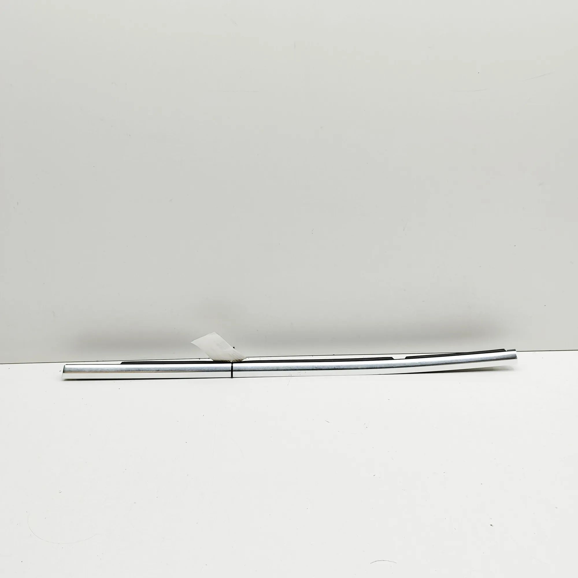 Mercedes-Benz GLA (X156) Door window strip — rear left Door window strip — rear left — MERCEDES BENZ G...