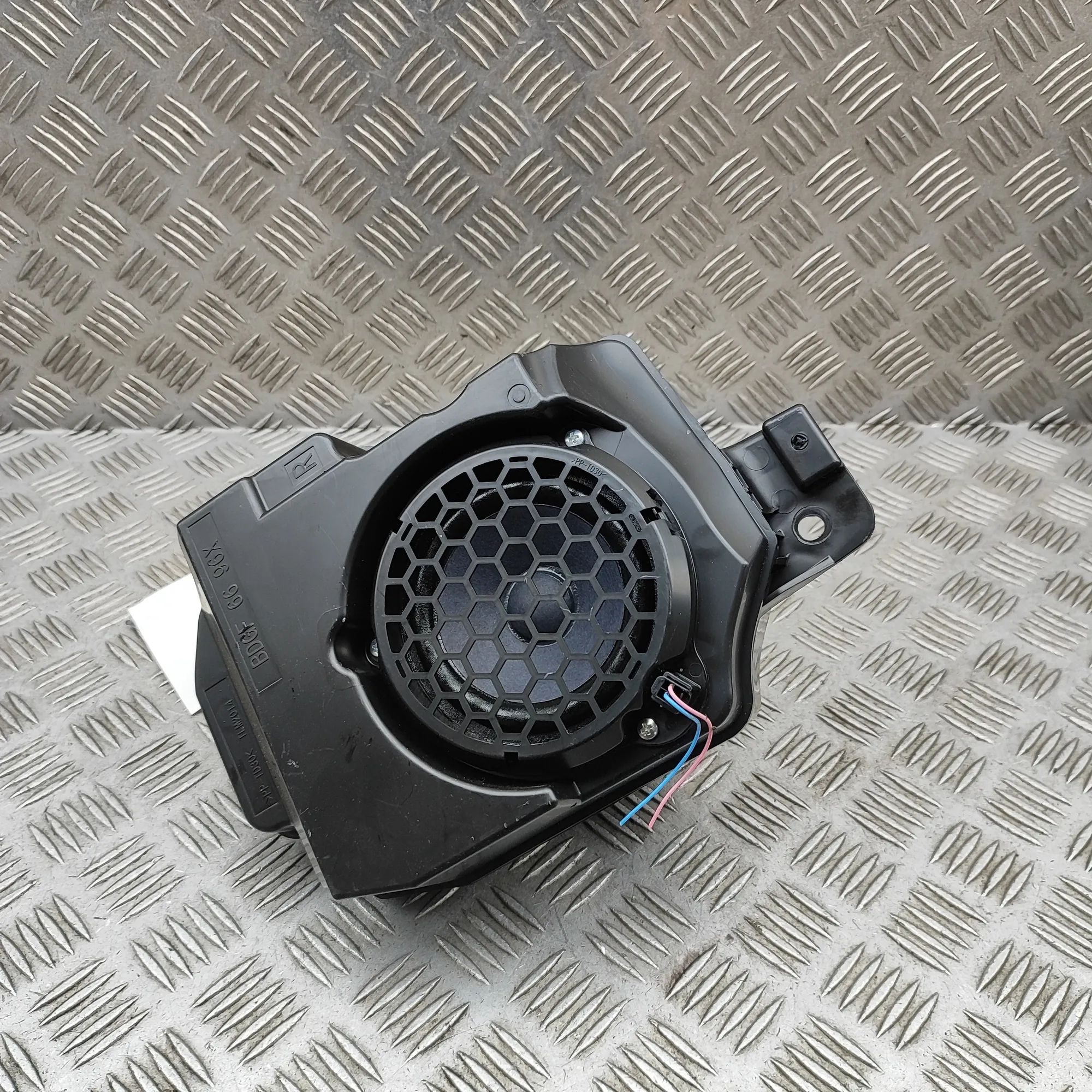 Mazda 3 (BP) Сабвуфер Subwoofer — MAZDA 3 (Hatchback BP) (2018-...) —...