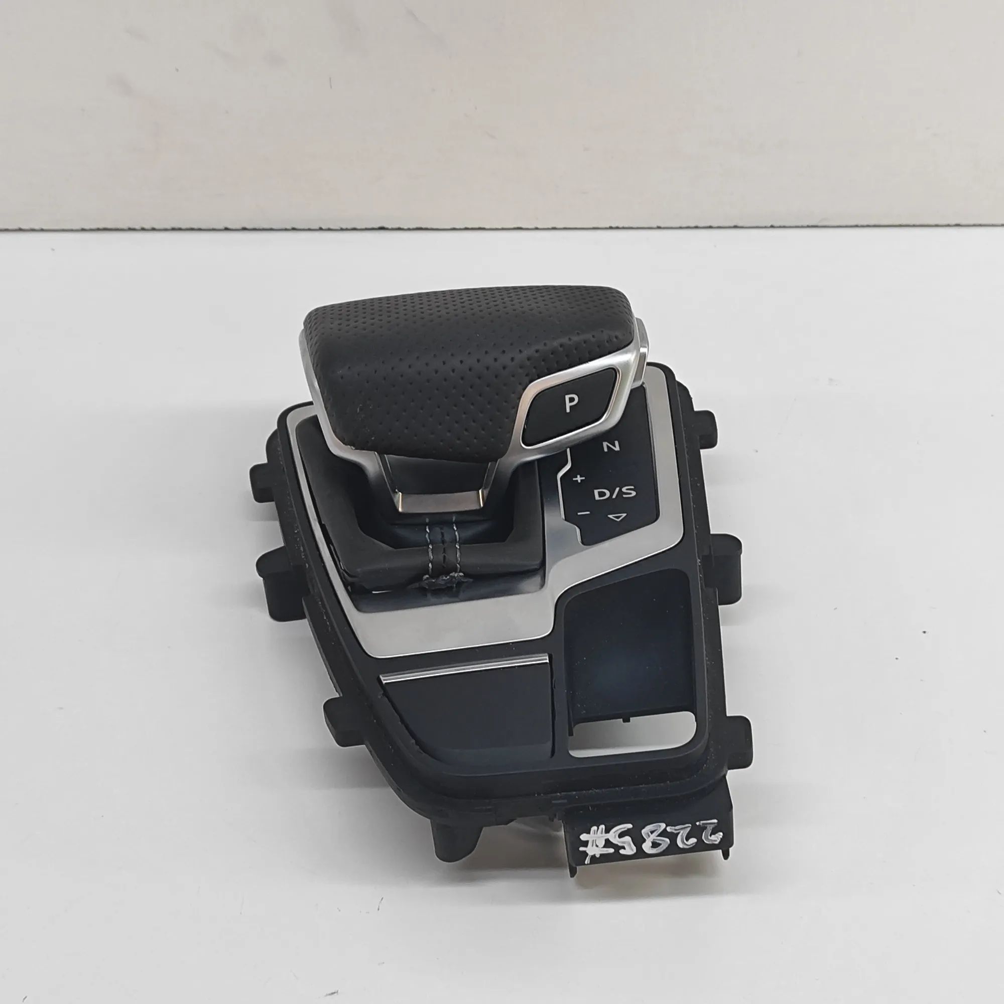 Audi Q5 (8R) Gear lever knob Gear lever knob — AUDI Q5 (FY) (2016-...) — 80C...