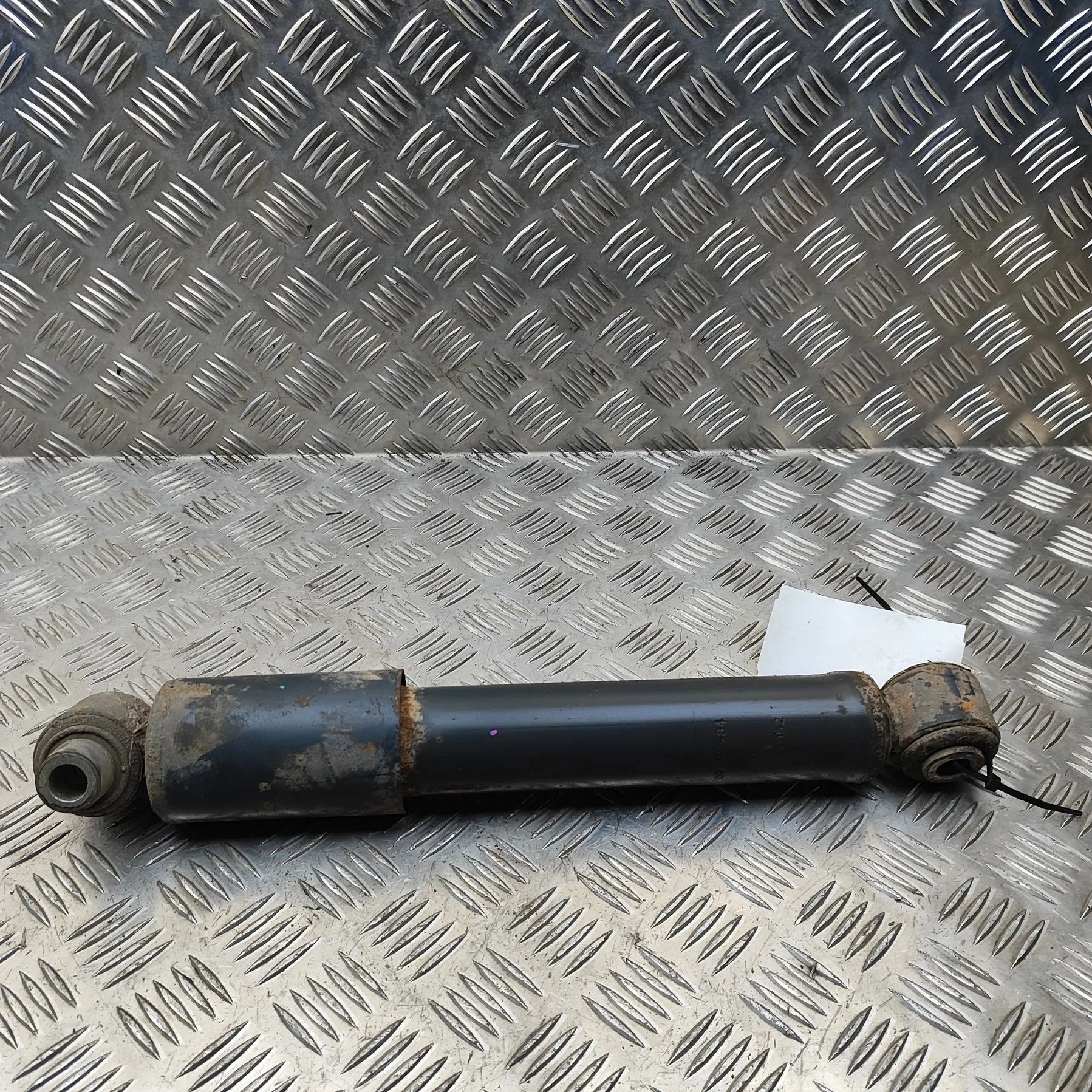 Iveco Daily Shock absorber — front left Shock absorber — front left — IVECO DAILY (VI V...