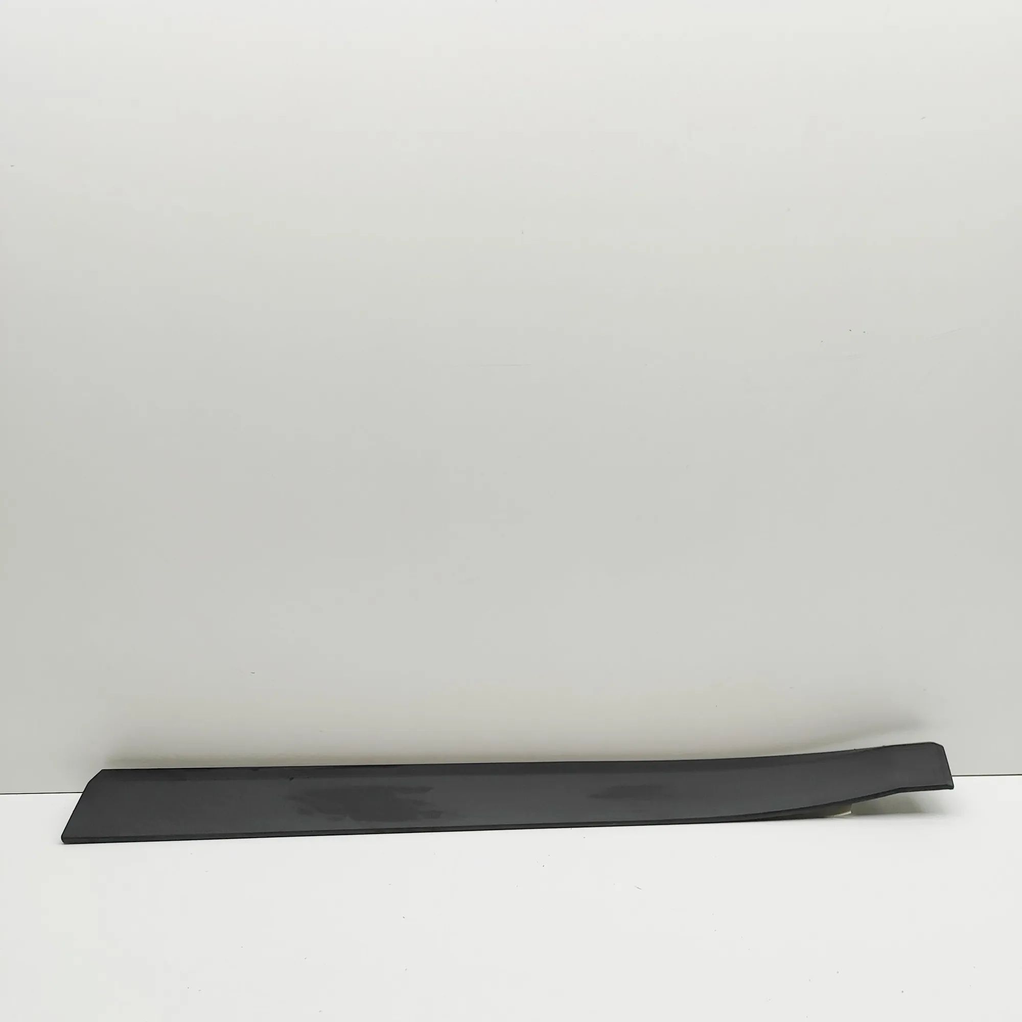 Jeep Compass Front Right Door Lower Molding Front Right Door Lower Molding — JEEP COMPASS (...