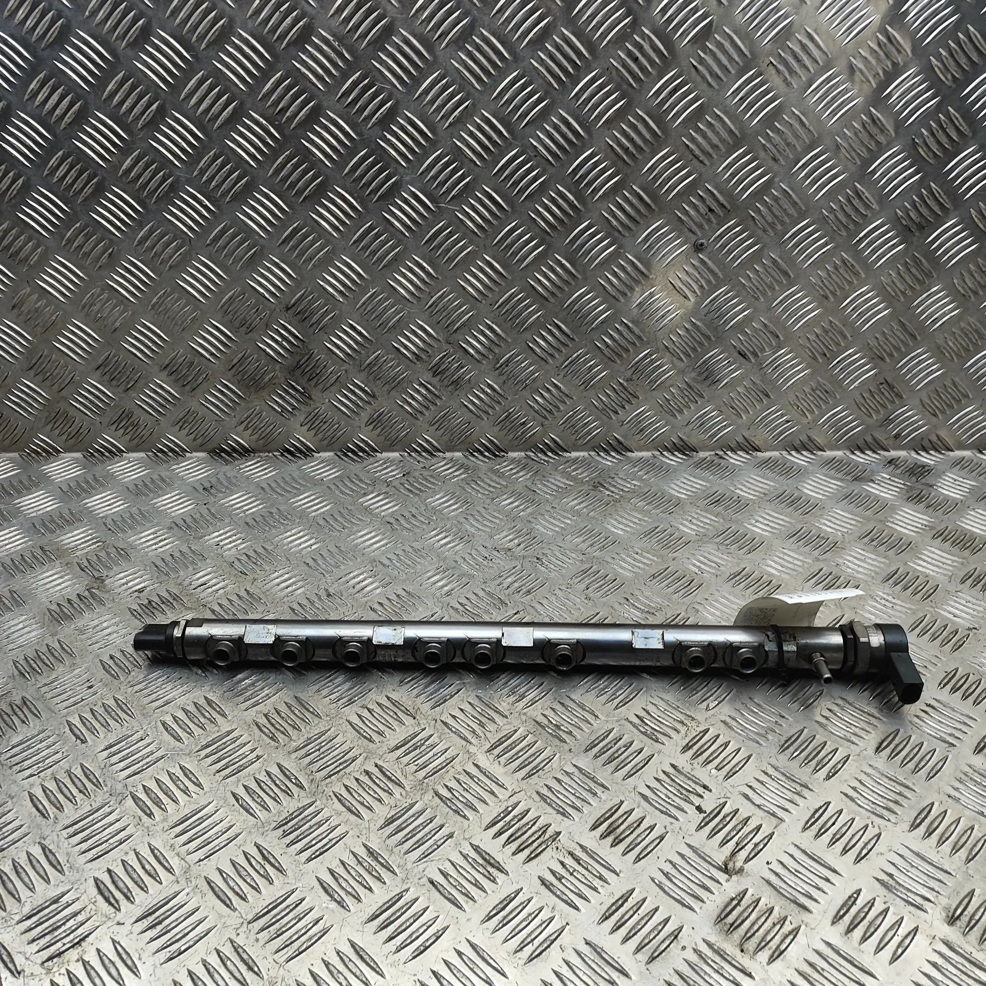 BMW X5 (E70) Fuel Rail Fuel rail — BMW X5 (E70) (2006-2013) — 7800124,...