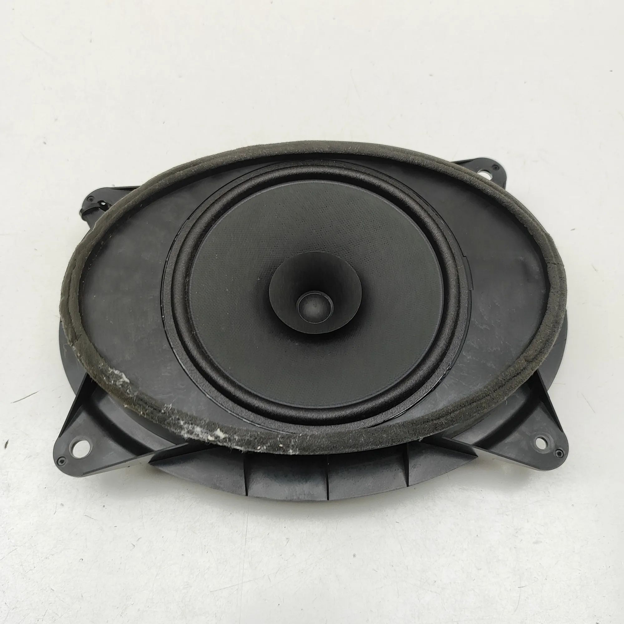 Subaru Forester Front Right Door Speaker Front Right Door Speaker — SUBARU FORESTER (V S...