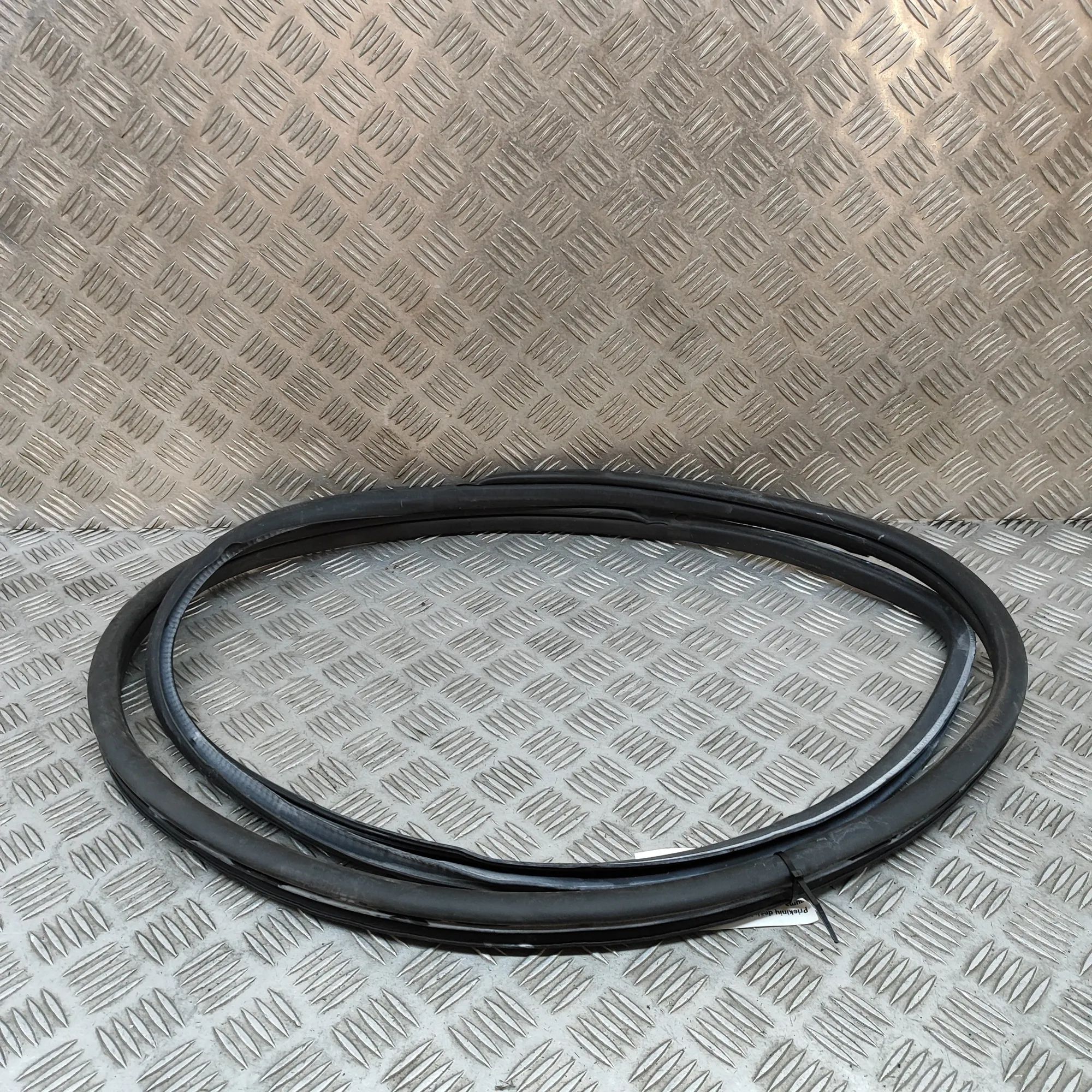 Nissan 350Z Door rubber seal — front right Door rubber seal — front right — NISSAN 350 (Z ...