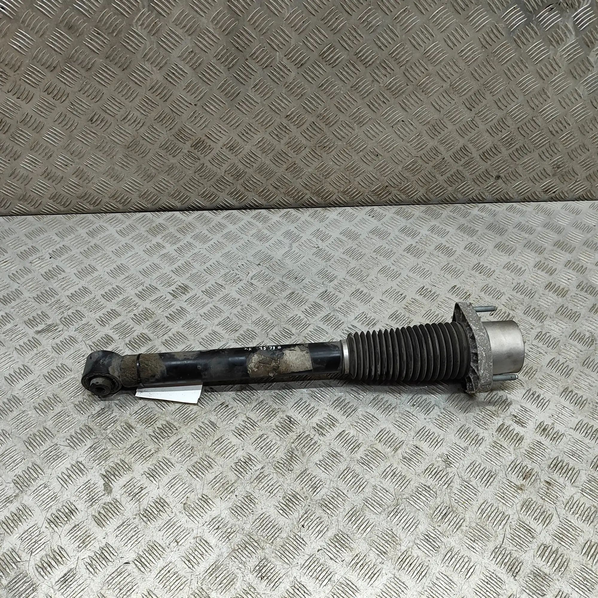 Land Rover Range Rover Sport (L494) Shock absorber — rear left Shock absorber — rear left — LAND ROVER RANGE R...
