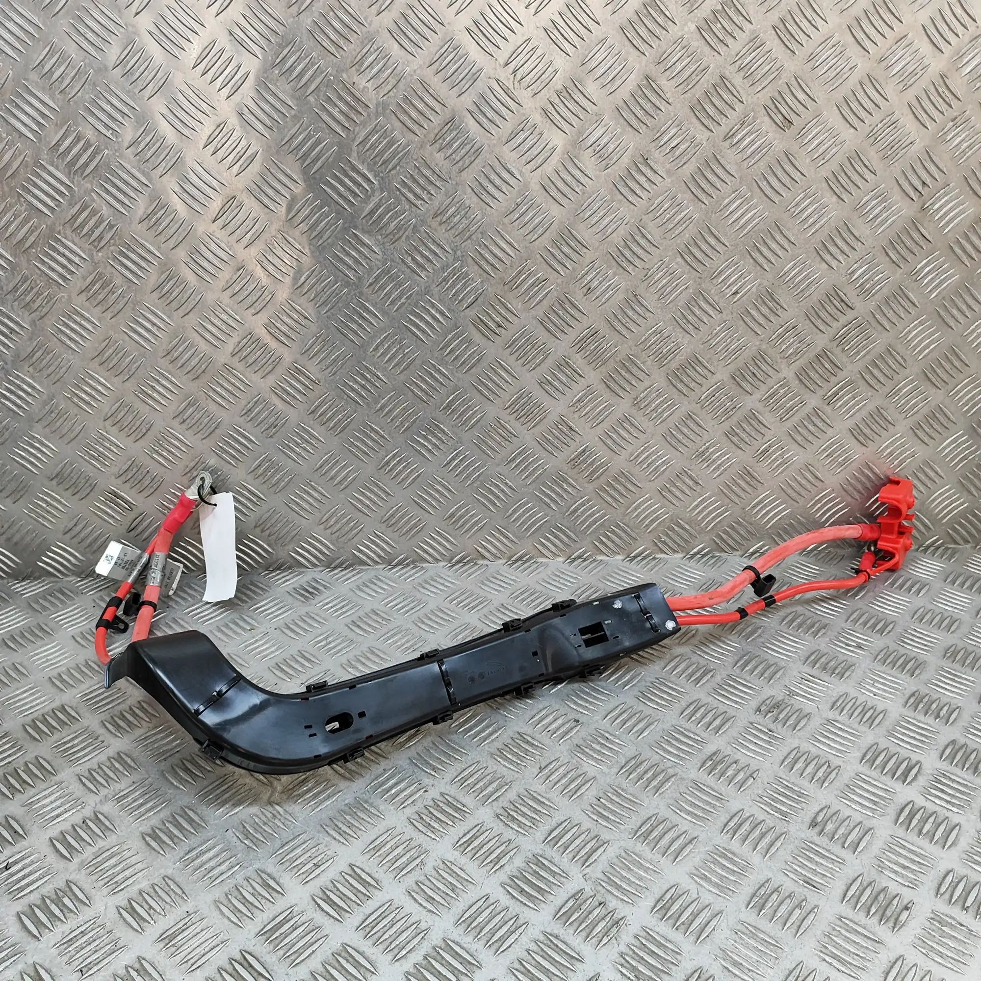 Jaguar XE Positive Battery Cable Positive Battery Cable — JAGUAR XE (X760) (2015...