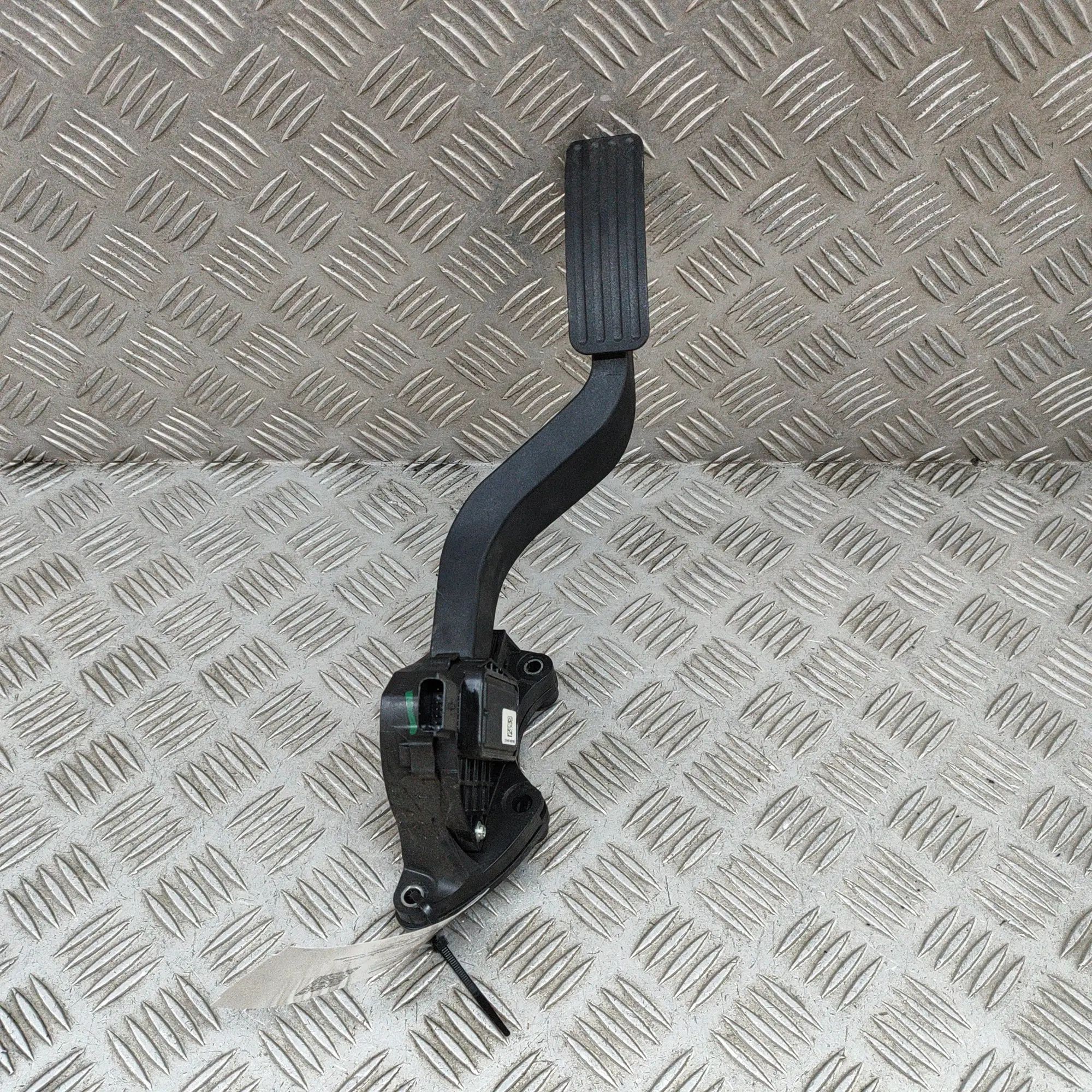 Land Rover Range Rover Sport (L494) Throttle Pedal Throttle Pedal — LAND ROVER RANGE ROVER SPORT (...