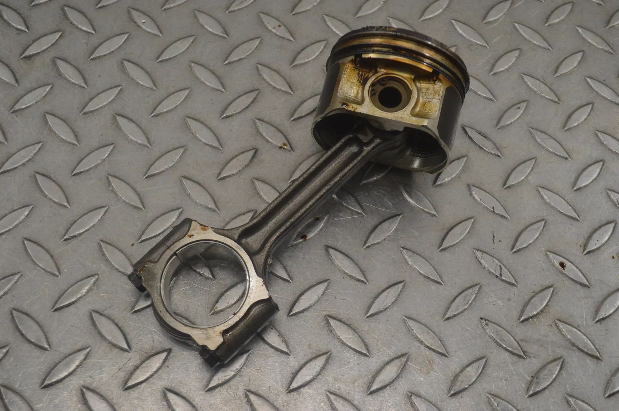 Nissan X-Trail / Rogue Piston Piston — NISSAN X-TRAIL (T32_) (2013-...) — 1KC...