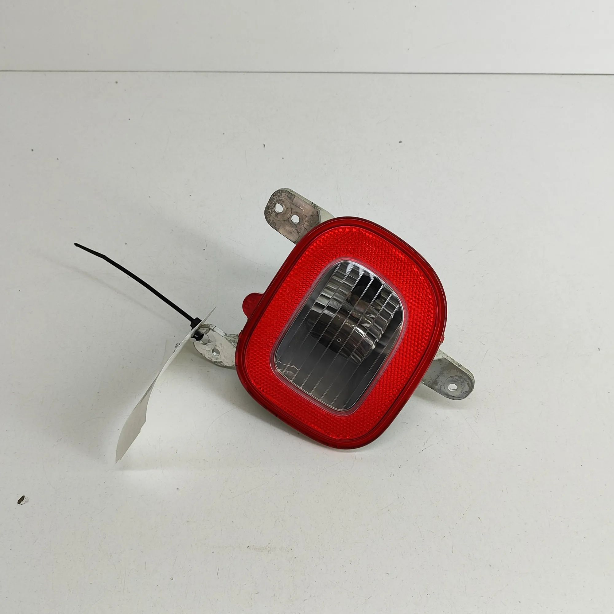 Jeep Renegade Rear Right Fog Light Rear Right Fog Light — JEEP RENEGADE (Off-road ...