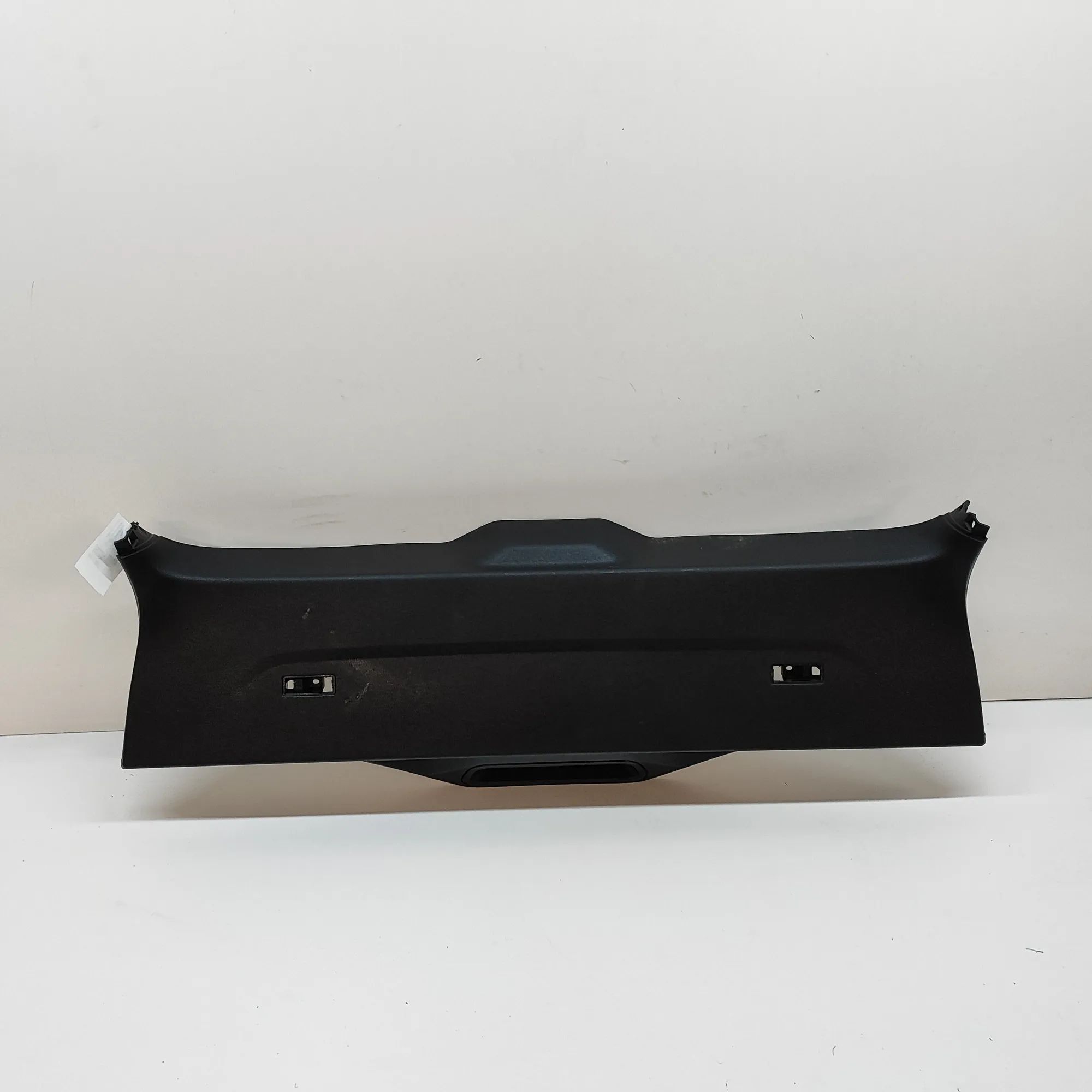 BMW X5 (G05) Tailgate Bootlid Cover Trim Tailgate Bootlid Cover Trim — BMW X5 (G05) (201...
