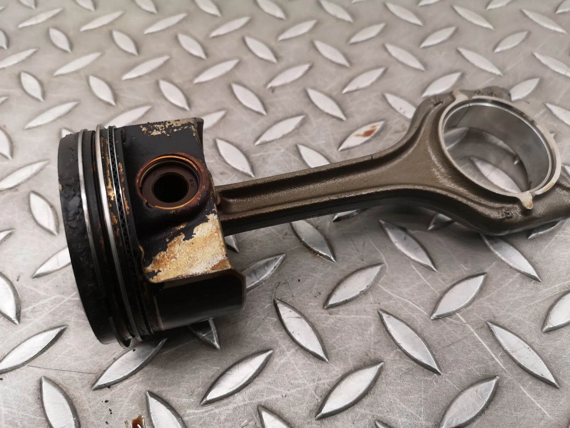 Audi A1 (8X) Piston Piston — AUDI A1 (Sportback 8XA, 8XF) (2011-201...