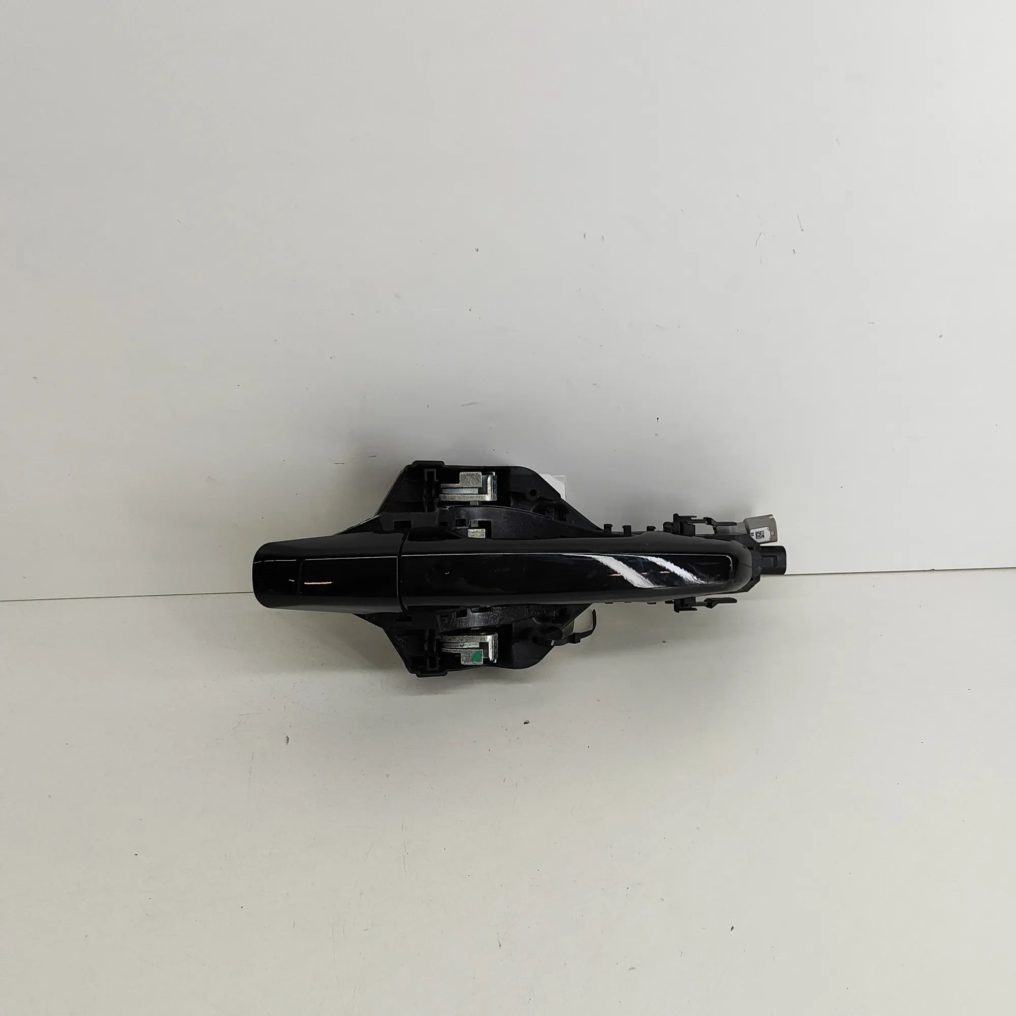 Land Rover Range Rover Sport (L494) Exterior door handle — rear left Exterior door handle — rear left — LAND ROVER R...