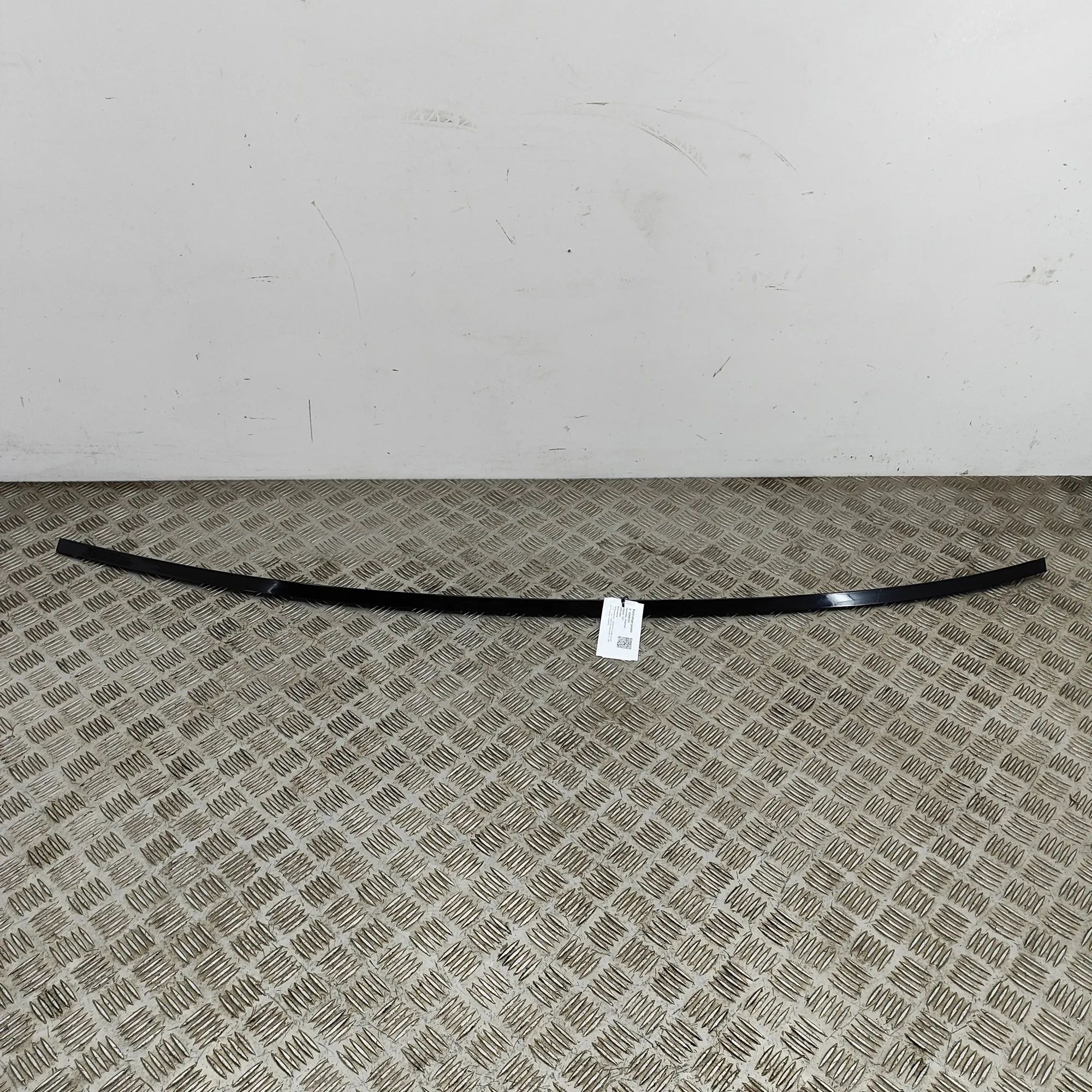 Maserati Ghibli Left Side Roof Strip Trim Left Side Roof Strip Trim — MASERATI GHIBLI (M1...