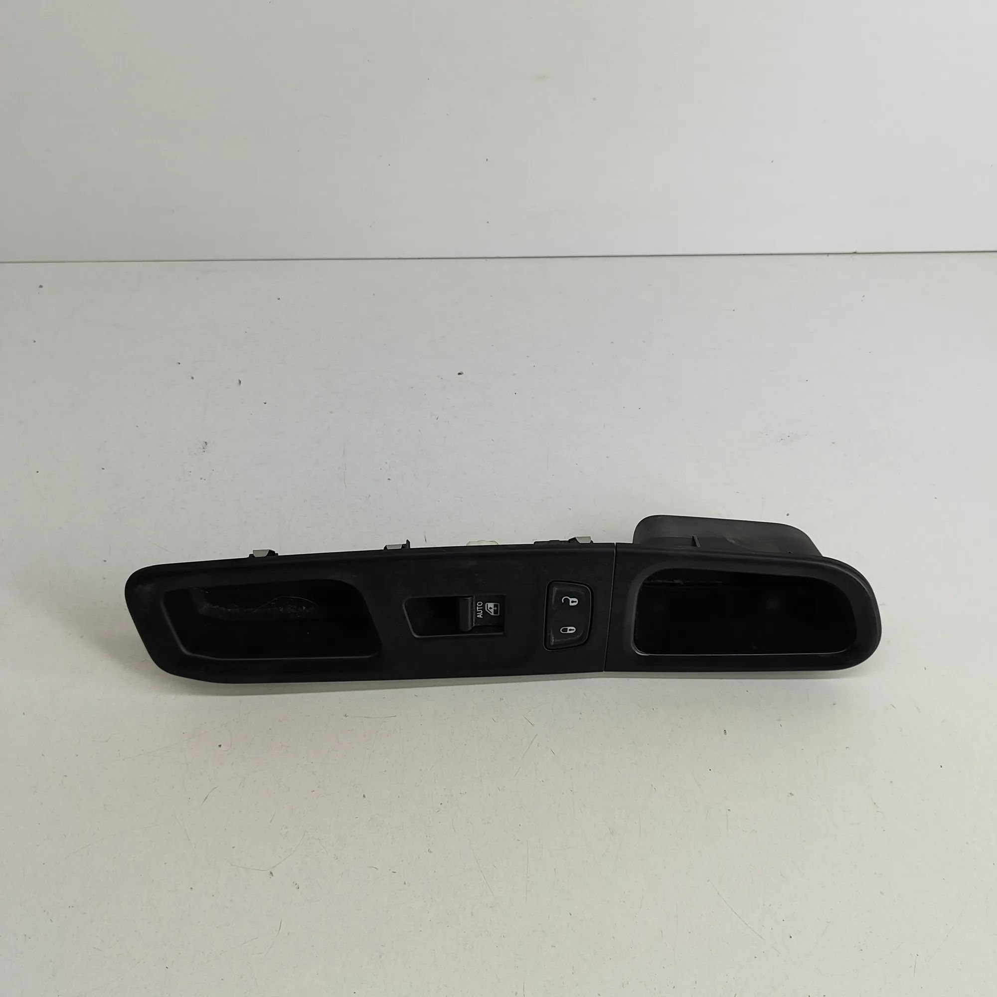 Jeep Renegade Door window switch — front right Door window switch — front right — JEEP RENEGAD...