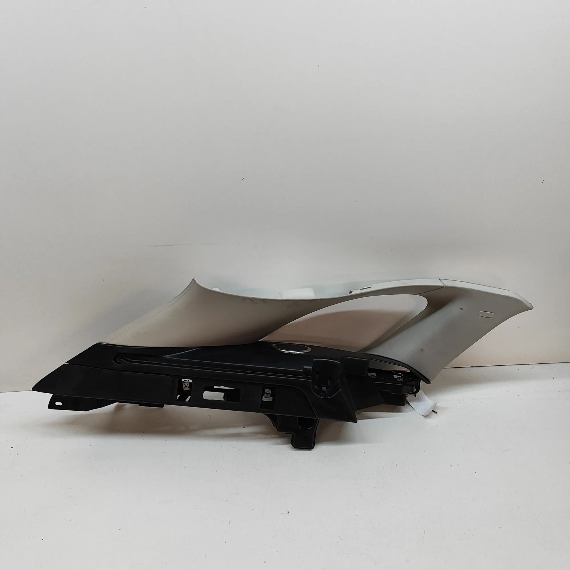 Land Rover Range Rover Velar Rear Left Pillar Trim Rear Left Pillar Trim — LAND ROVER RANGE ROVER ...