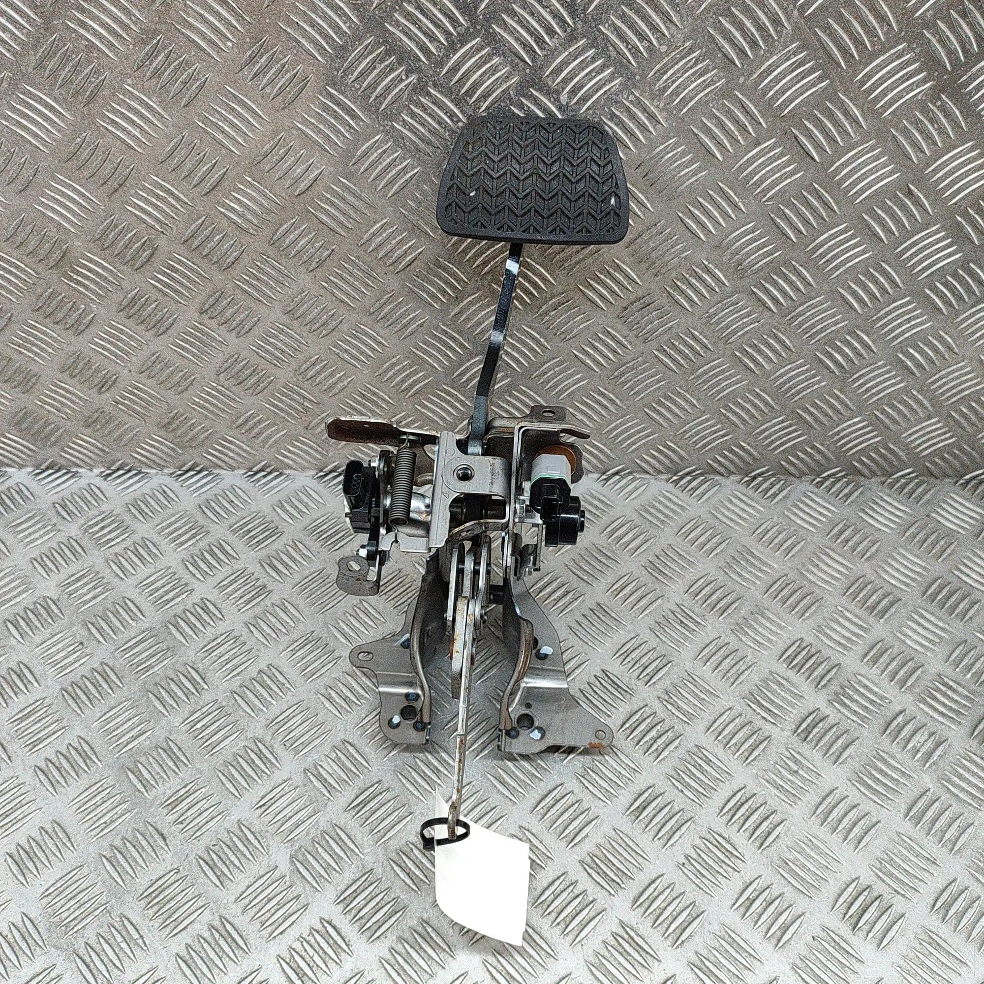 Lexus RX Jarrupoljin Brake Pedal — LEXUS RX (_LA1_, _LH1_) (2022-......