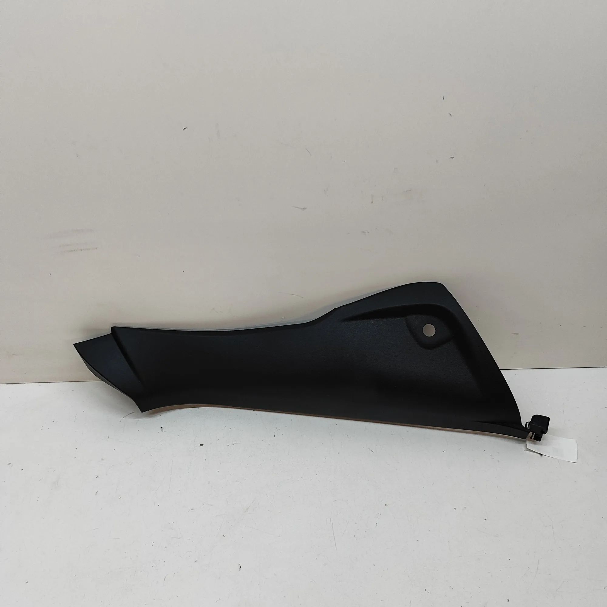 BMW X5 (G05) Right Side Pillar Trim Right Side Pillar Trim — BMW X5 (G05) (2018-......