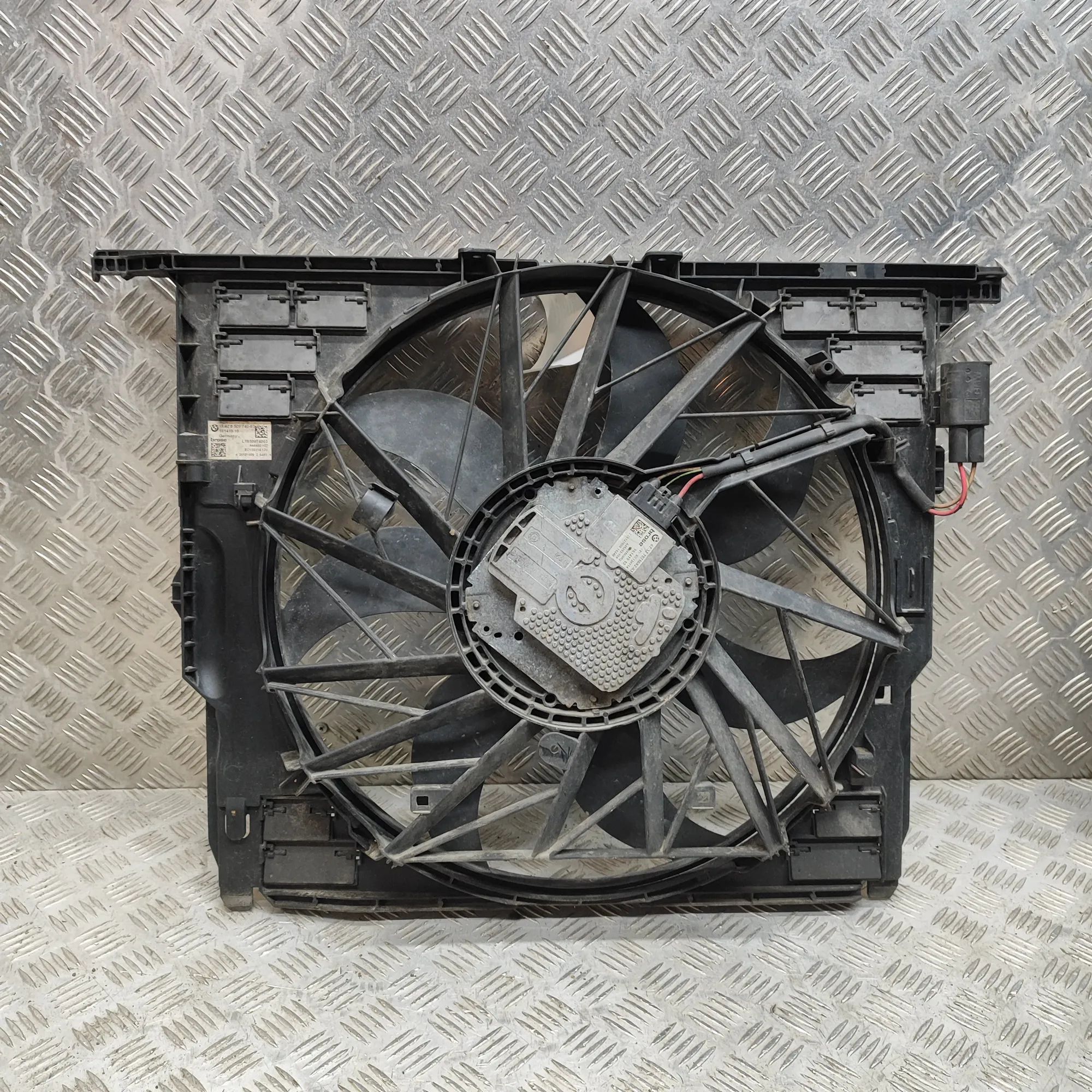 BMW X5 (E70) Engine Cooling Fan Shroud Engine Cooling Fan Shroud — BMW X5 (F15, F85) (...