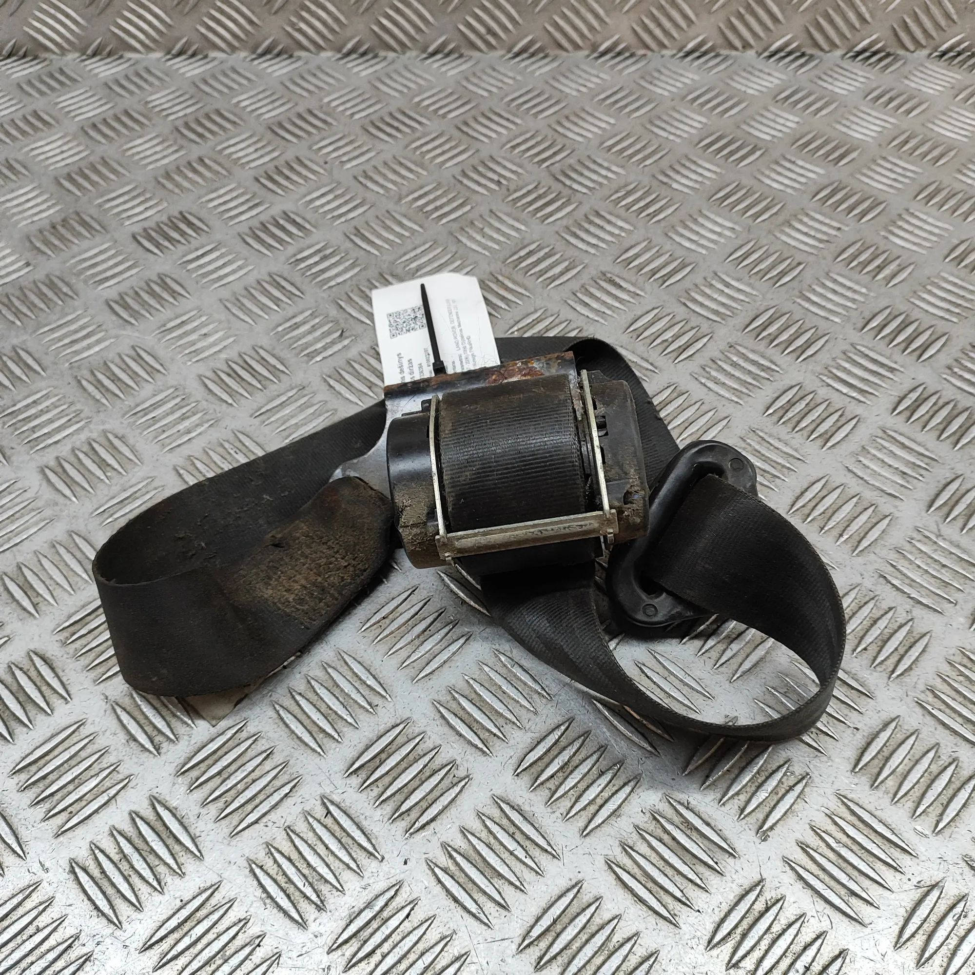 Land Rover Defender Front Right Seatbelt Front Right Seatbelt — LAND ROVER DEFENDER (L31...