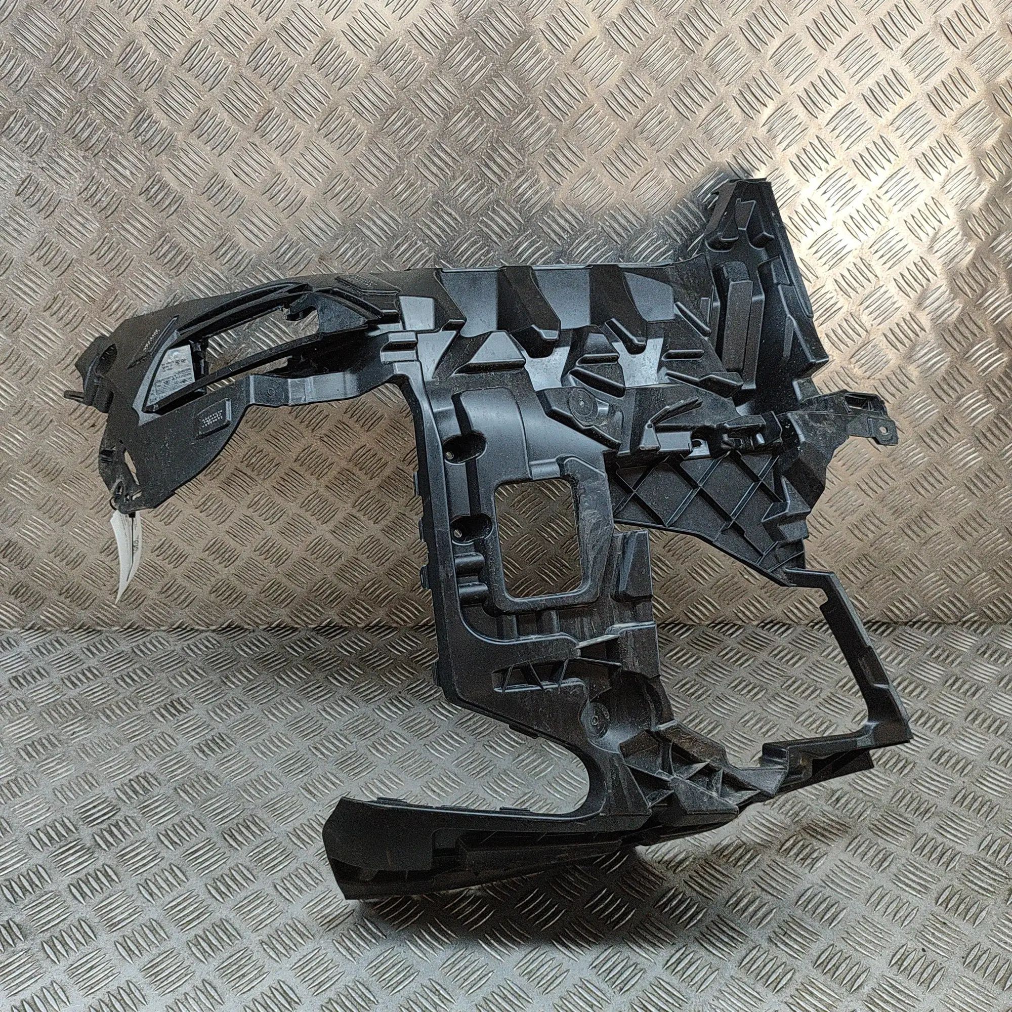 BMW X5 (F15) Front Right Bumper Bracket Front Right Bumper Bracket — BMW X5 (G05) (2018...