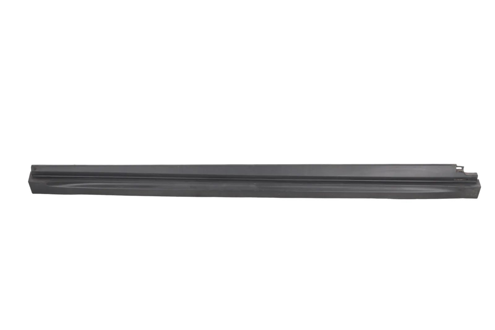 Land Rover Range Rover Evoque Right Side Plastic Sideskirt Cover Right Side Plastic Sideskirt Cover — LAND ROVER...
