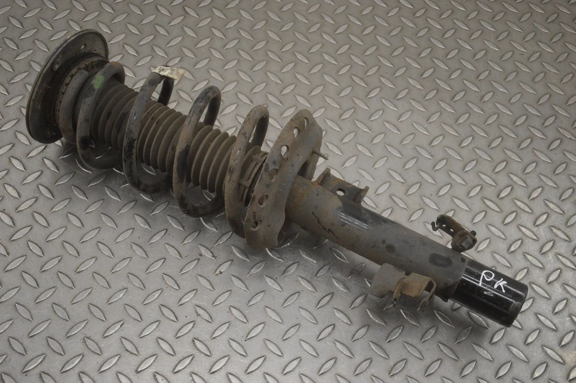 Land Rover Range Rover Evoque Shock absorber — front left Shock absorber — front left — LAND ROVER RANGE ...
