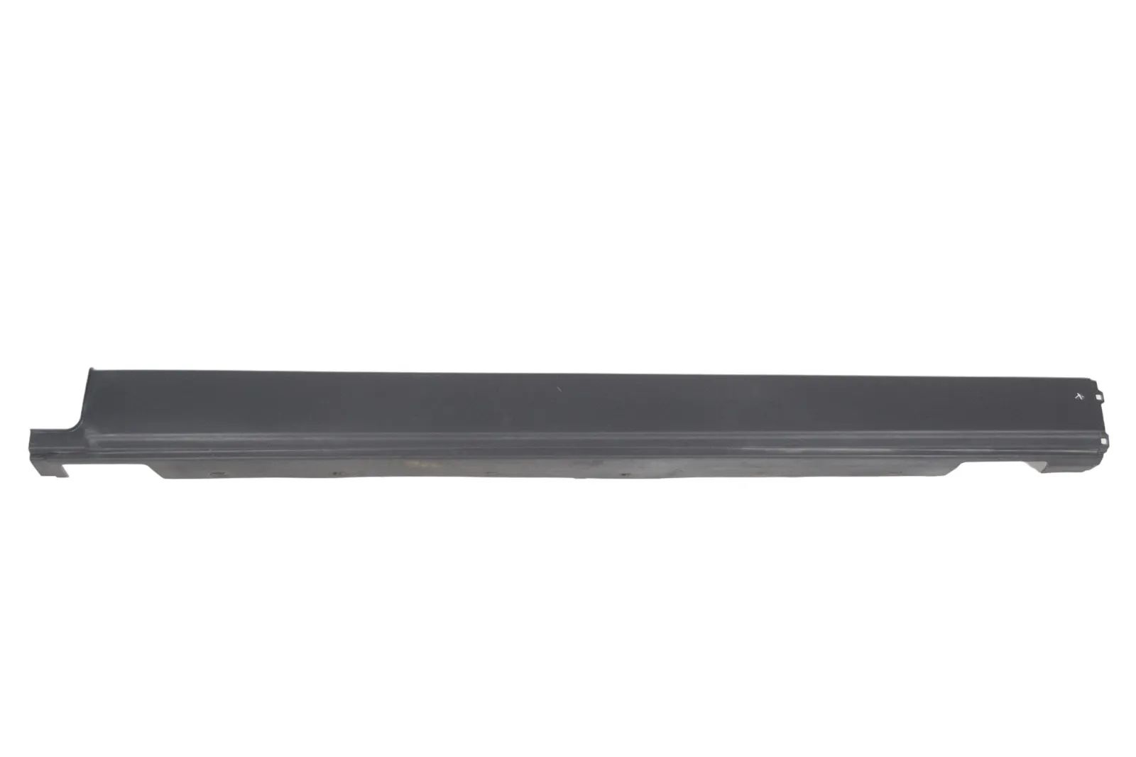 Land Rover Discovery Left Side Plastic Sideskirt Cover Left Side Plastic Sideskirt Cover — LAND ROVER ...