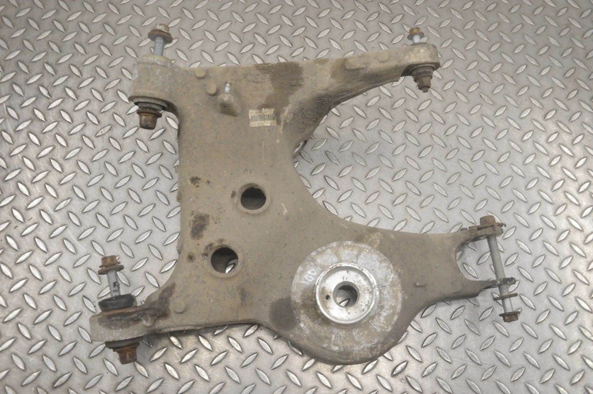 Land Rover Discovery Rear Right Lower Control Arm Rear Right Lower Control Arm — LAND ROVER DISCO...