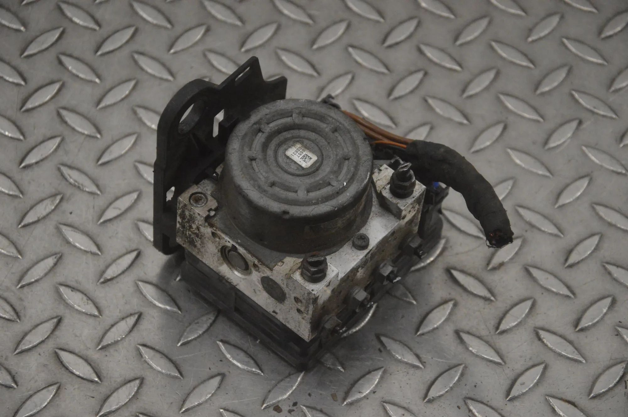 Volkswagen Golf 6 ABS Hydraulipumppu ABS Pump — VW GOLF (VII 5G1, BQ1, BE1, BE2) (20...