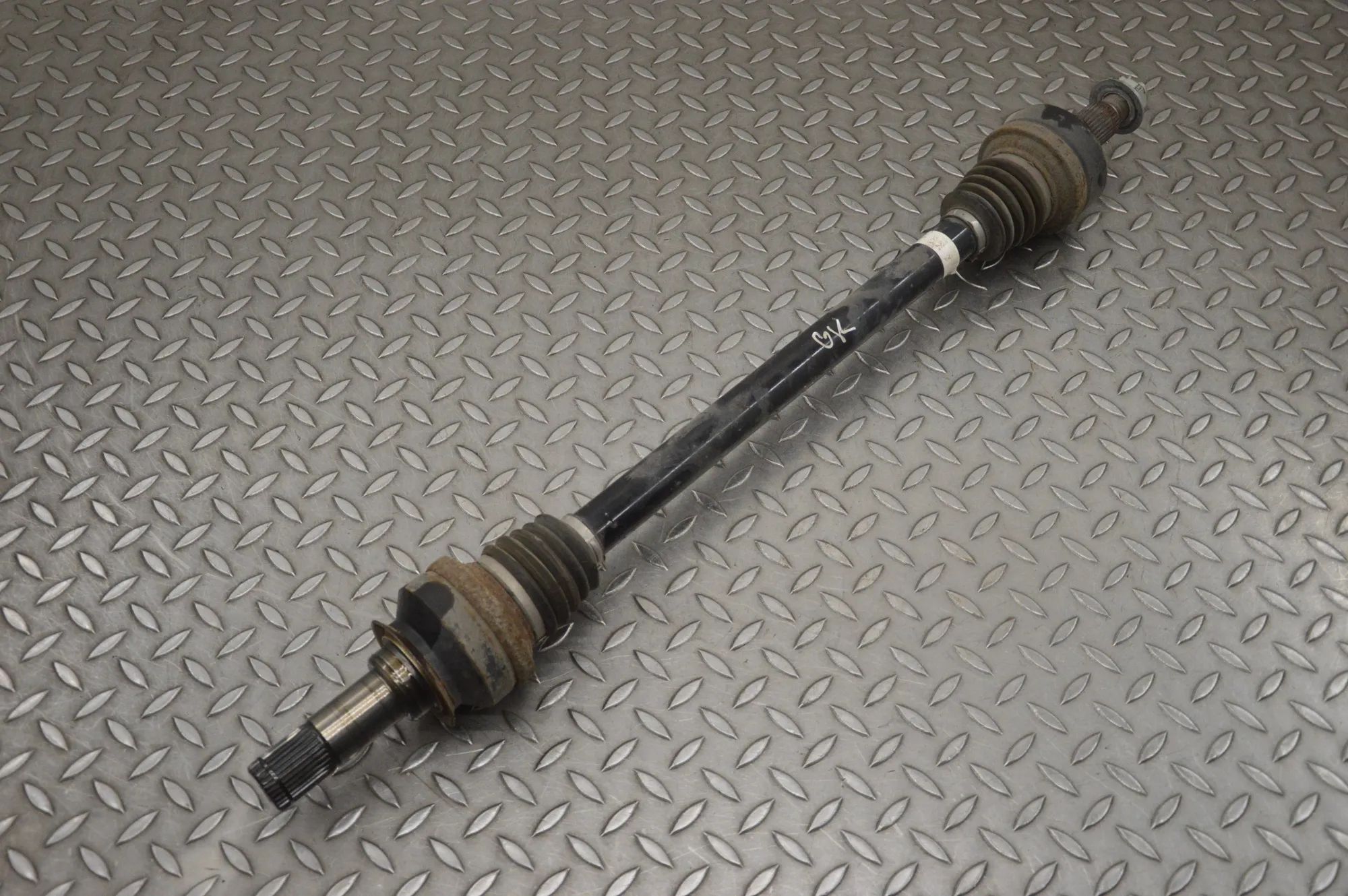 Alfa-Romeo Stelvio Rear Left Driveshaft Rear Left Driveshaft — ALFA ROMEO STELVIO (949_...