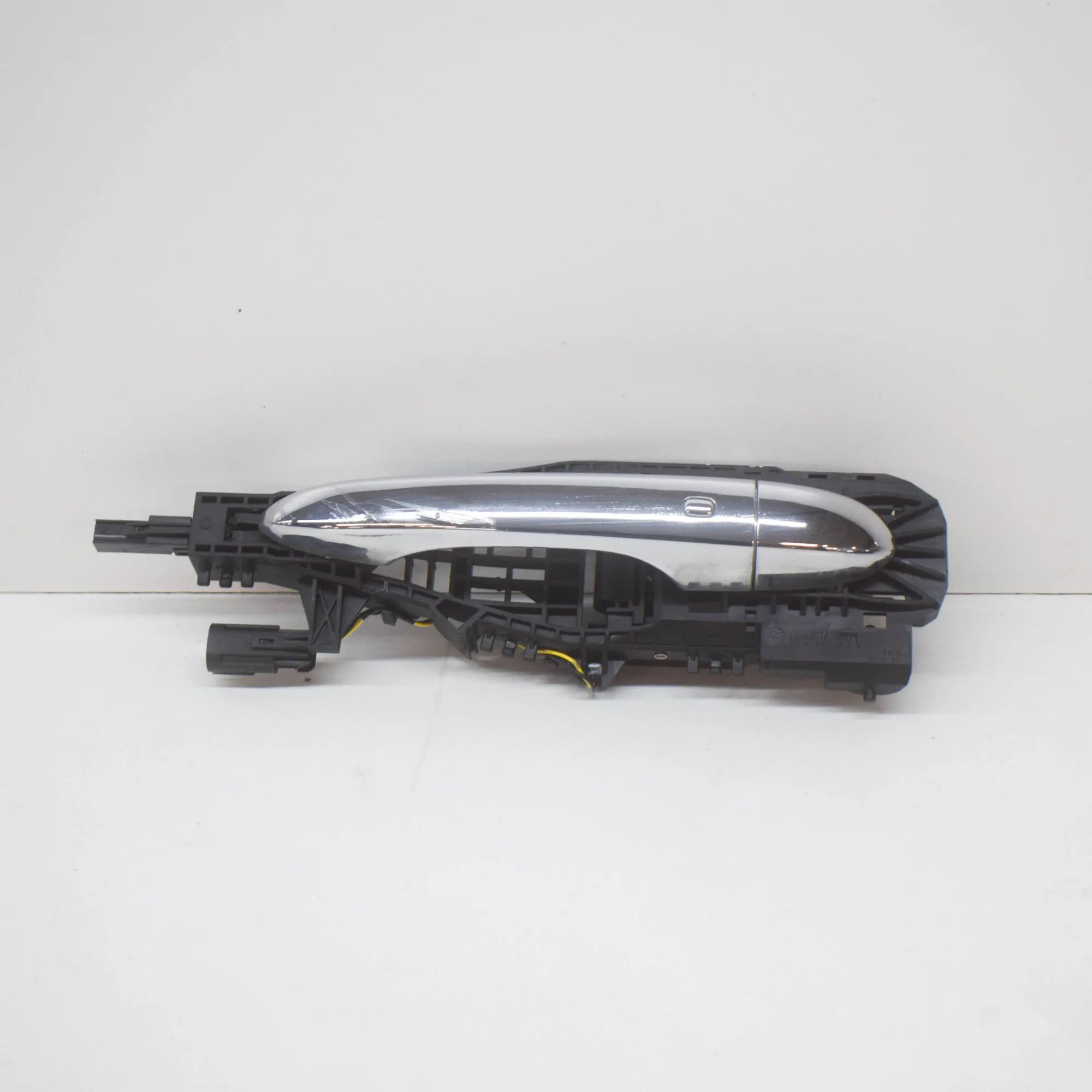 Maserati Quattroporte Exterior door handle — front left Exterior door handle — front left — MASERATI QU...